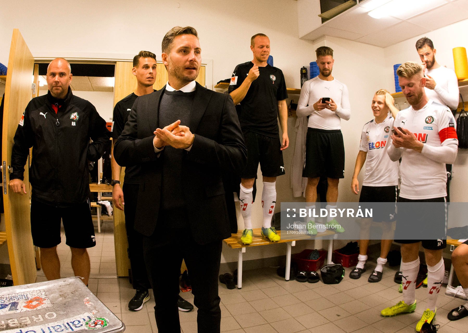 Örebros assisterande tränare Daniel Bäckström och