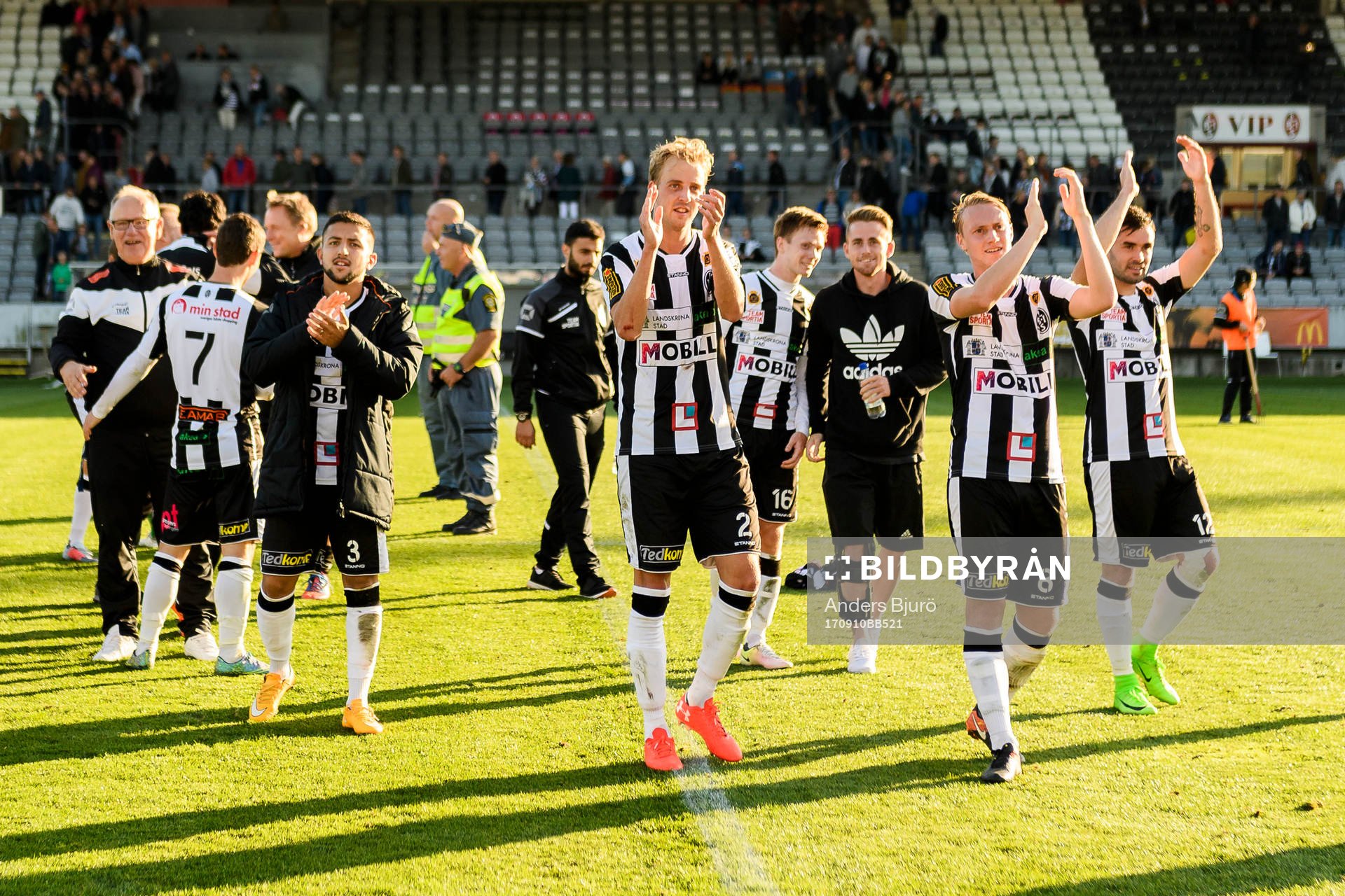 Landskronas spelare jublar efter fotbollsmatchen i division 1 Södra mellan Landskrona och Ljungskile den 10 september 2017 i Landskrona.