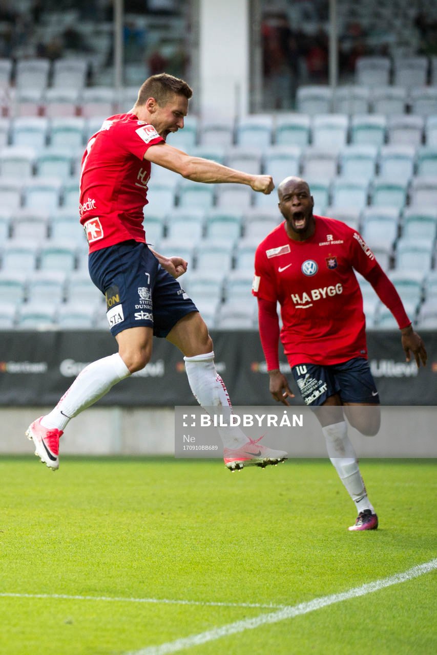 Örgrytes Daniel Sliper och Hakeem Araba jublar efter 2-0,under fotbollsmatchen i Superettan mellan Örgryte och Syrianska den 10 september 2017 i Göteborg.
