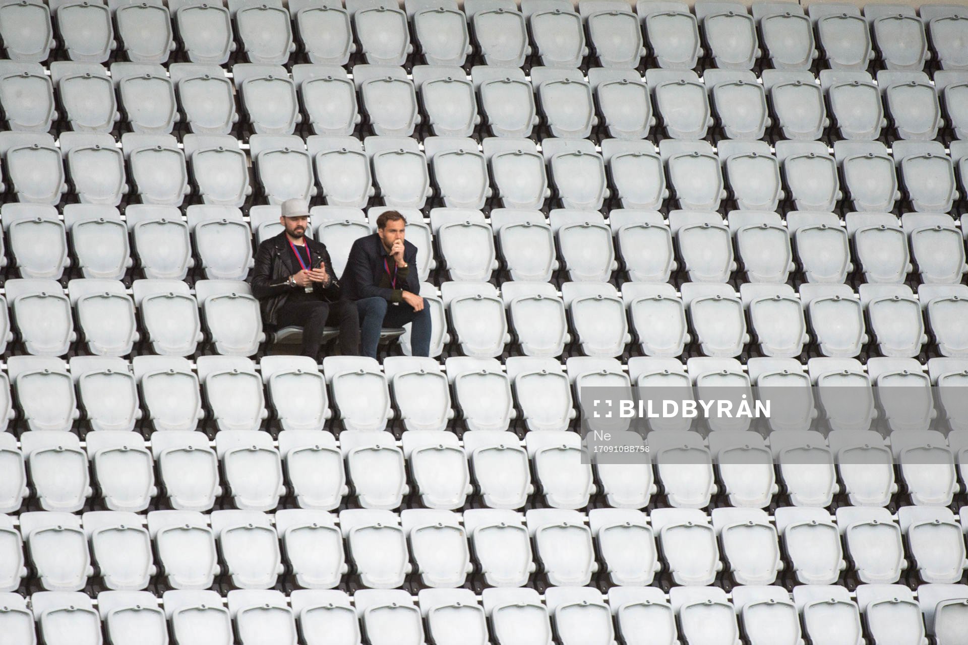 Örgrytes Johan Elmander på läktaren under fotbollsmatchen i Superettan mellan Örgryte och Syrianska den 10 september 2017 i Göteborg.