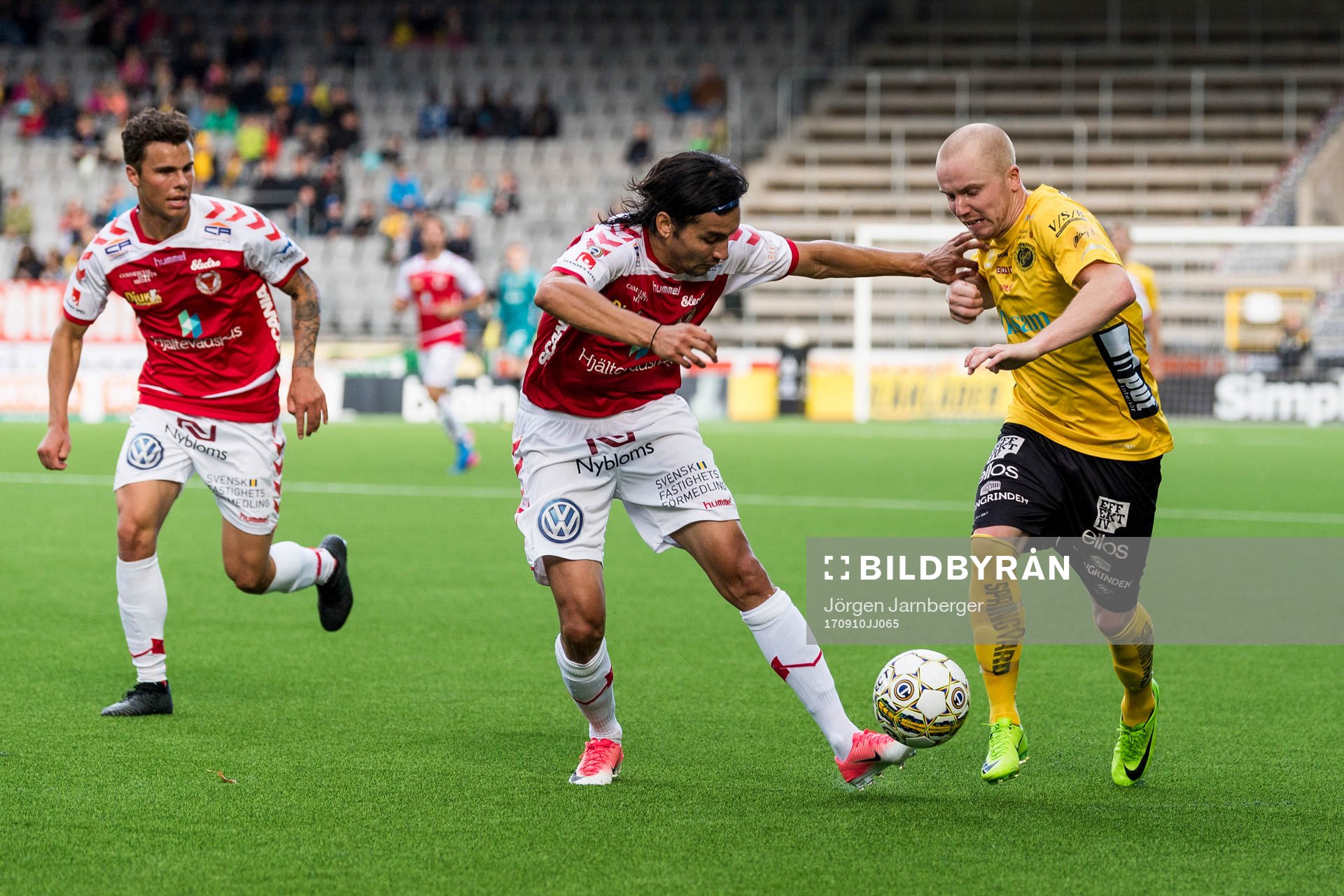 Elfsborgs Simon Lundevall och Kalmars Emin Nouri