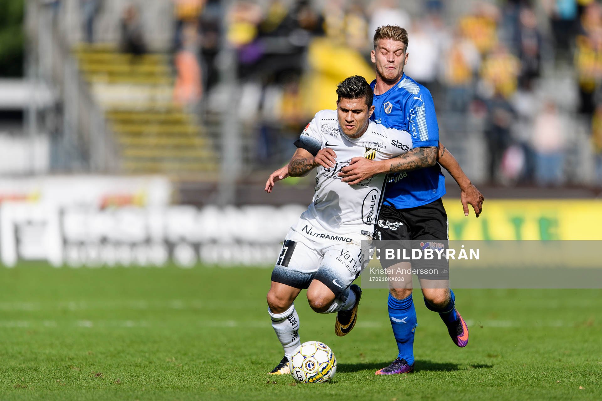 Häckens Paulinho och Halmstads Marcus Mathisen