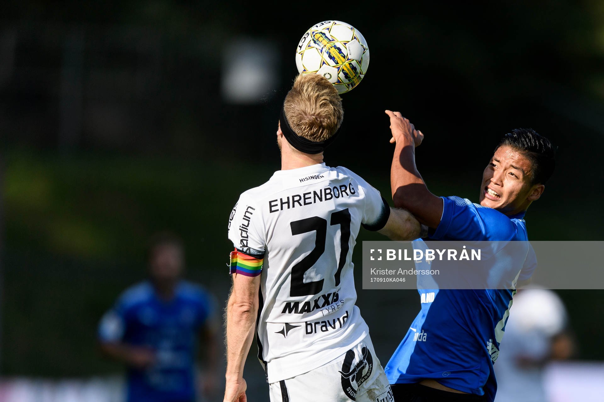 Häckens Rasmus Lindgren och Halmstads Kosuke Kinoshita