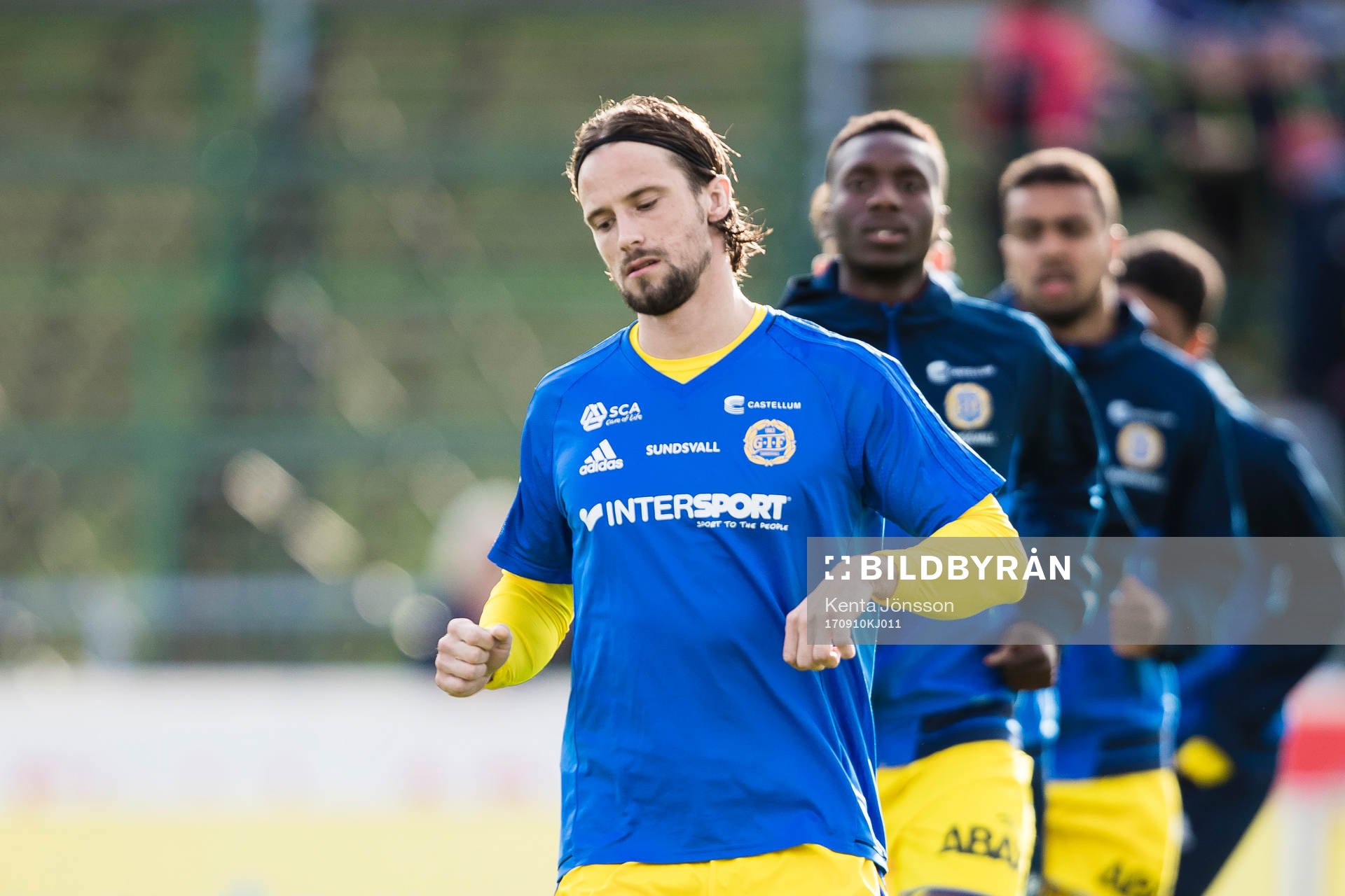 Sundsvalls Linus Hallenius innan fotbollsmatchen i