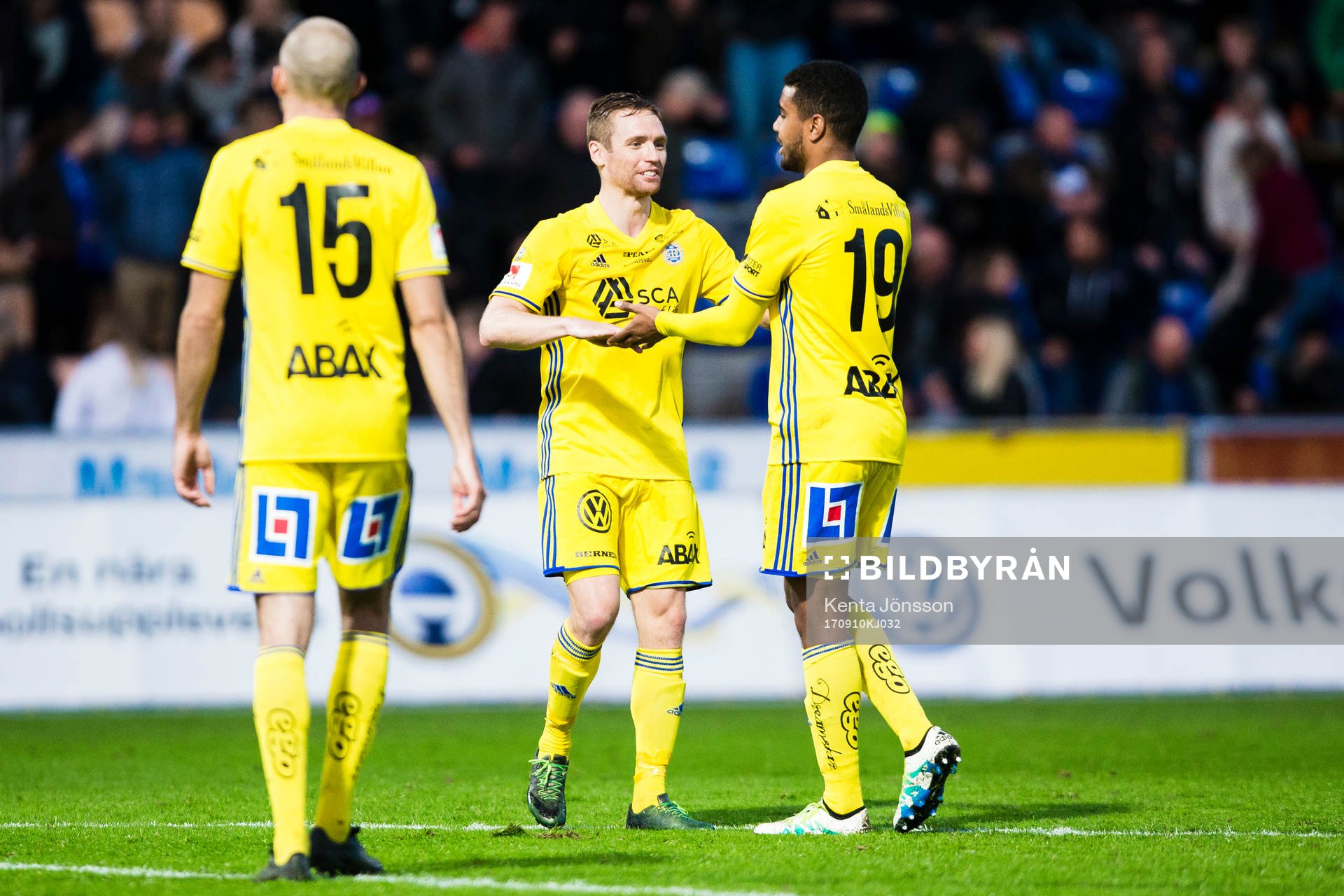 Sundsvalls Noah Sonko Sundberg och Marcus Danielson jublar