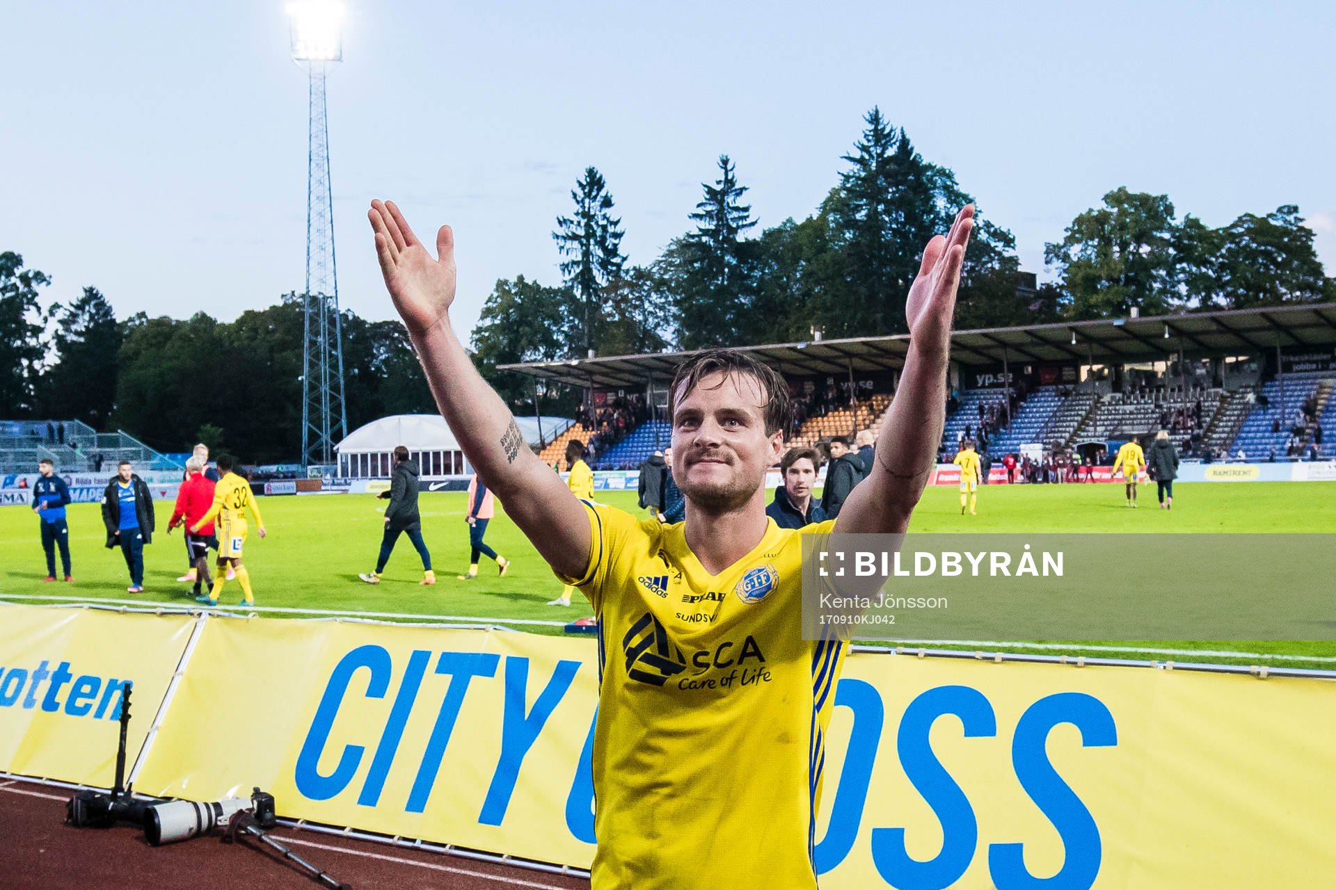 Sundsvalls Eric Larsson jublar