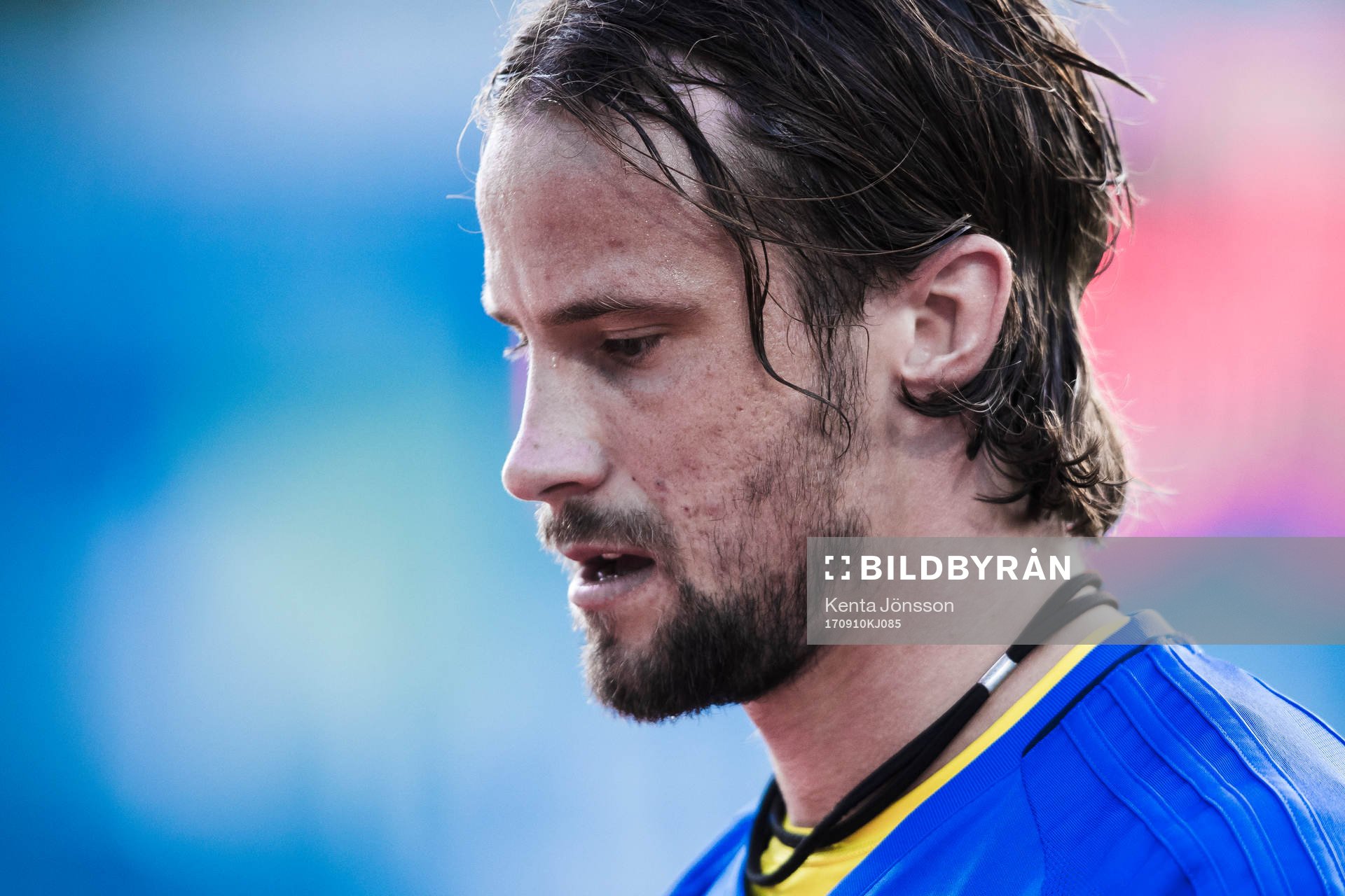Sundsvalls Linus Hallenius innan fotbollsmatchen i