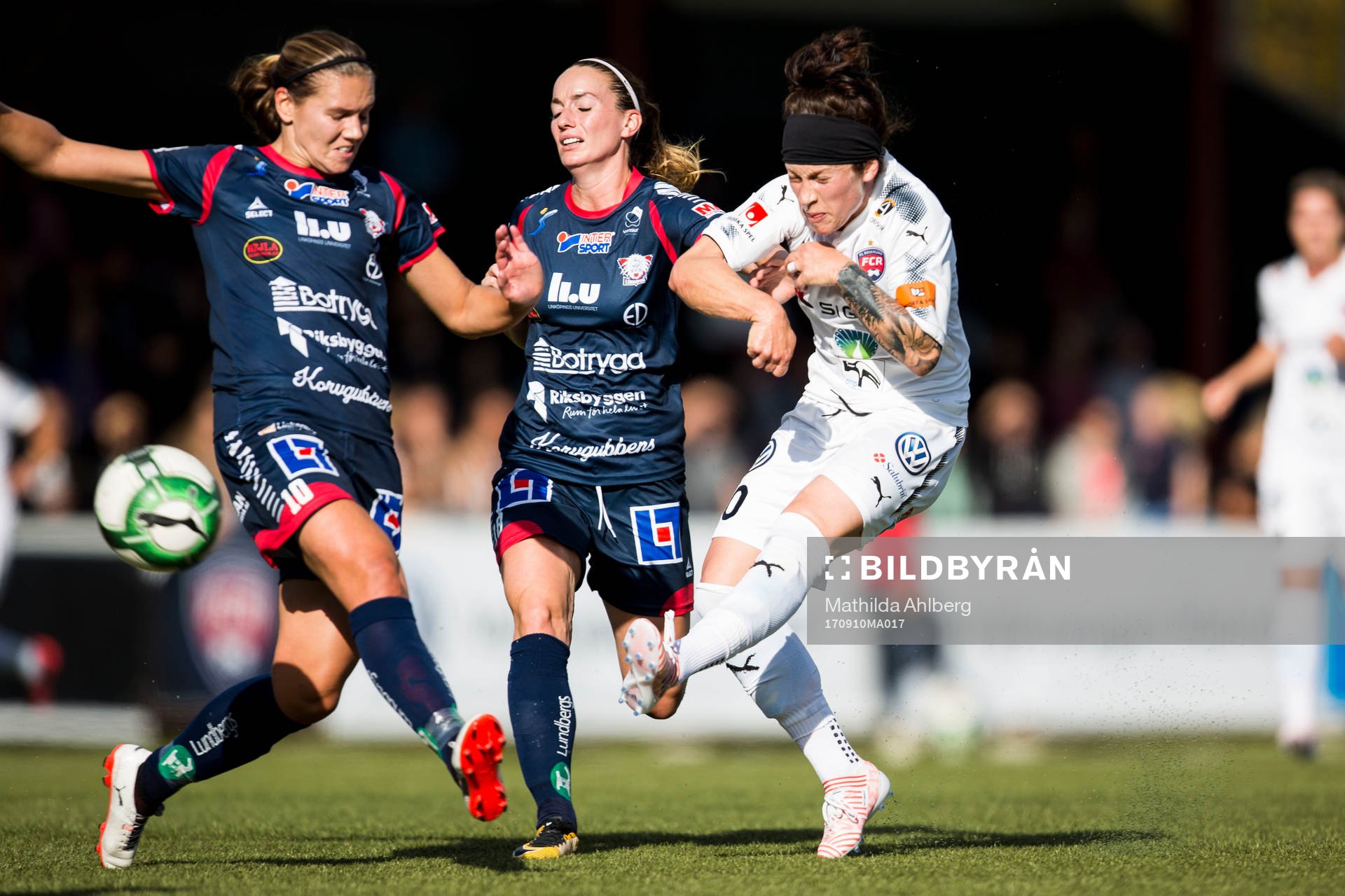 Linköpings Emma Lennartsson och Kosovare Asllani