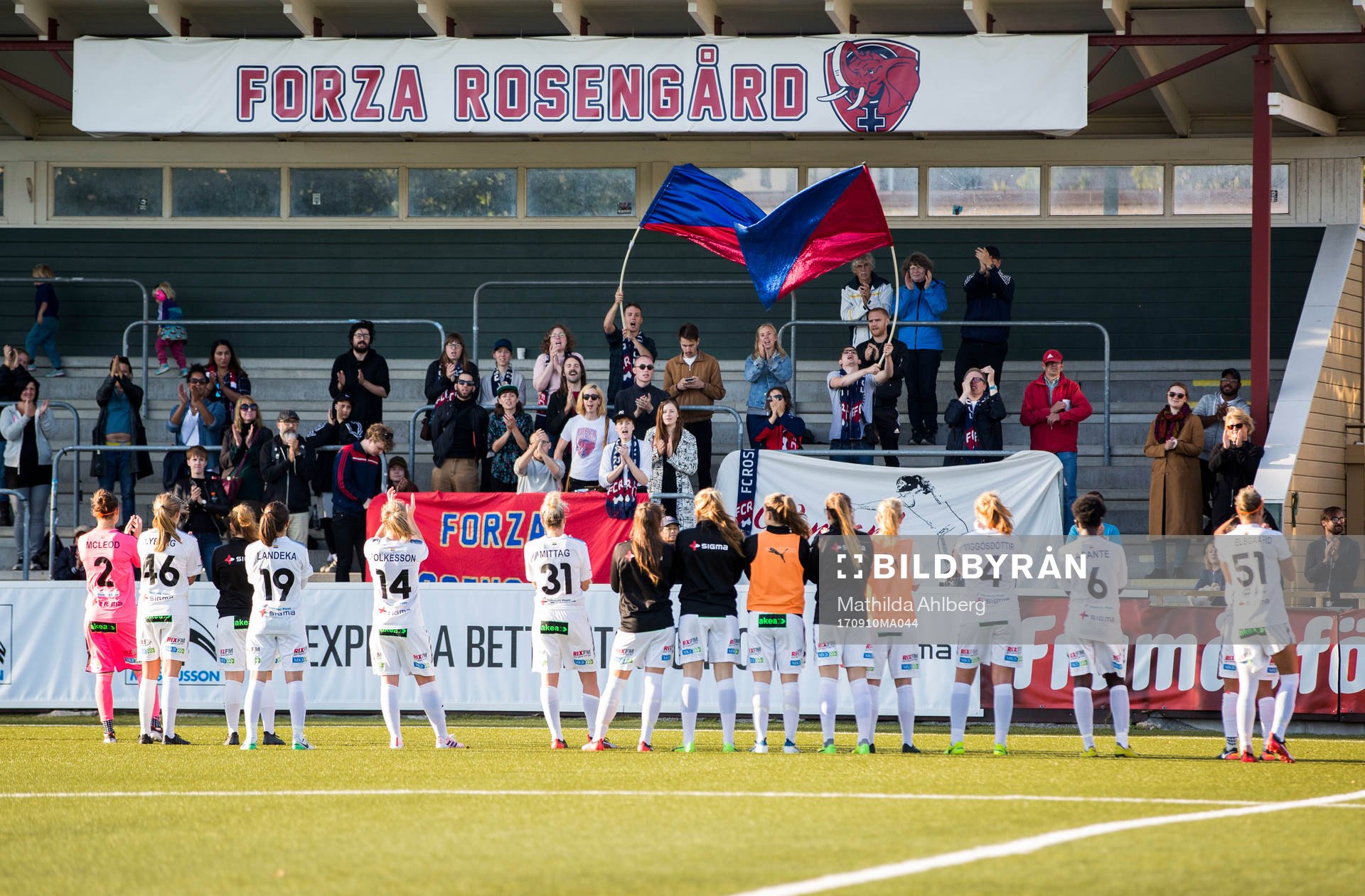 Rosengårds spelare tackar publiken