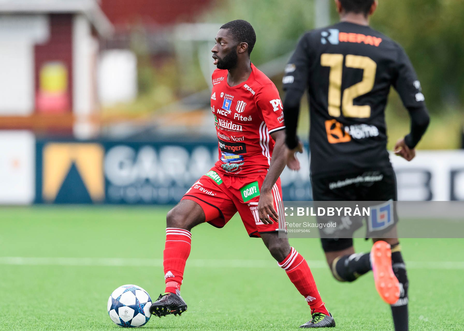 Piteås Samuel Naiwo med bollen