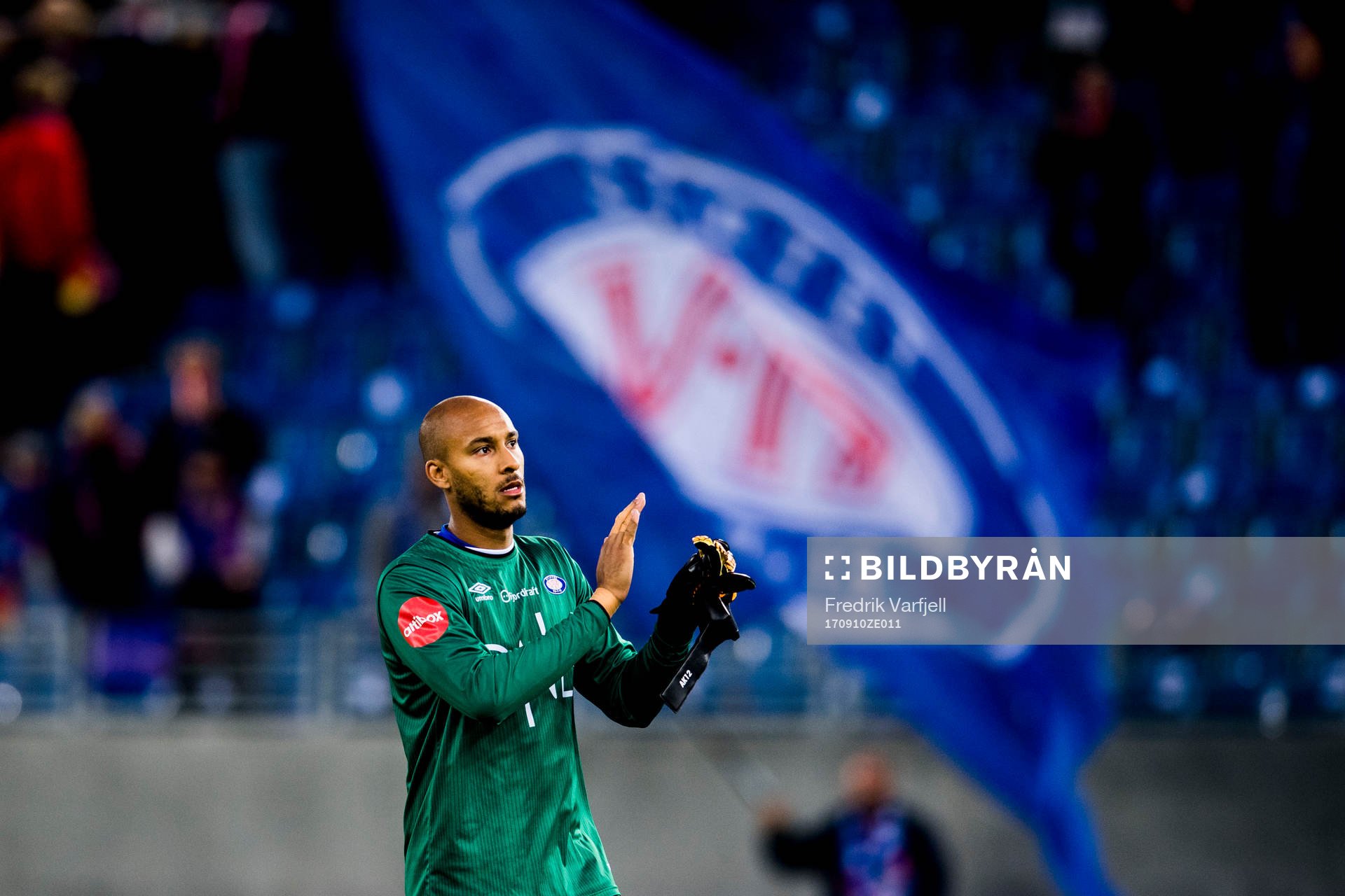 Goalkeeper Adam Larsen Kwarasey of Vålerenga