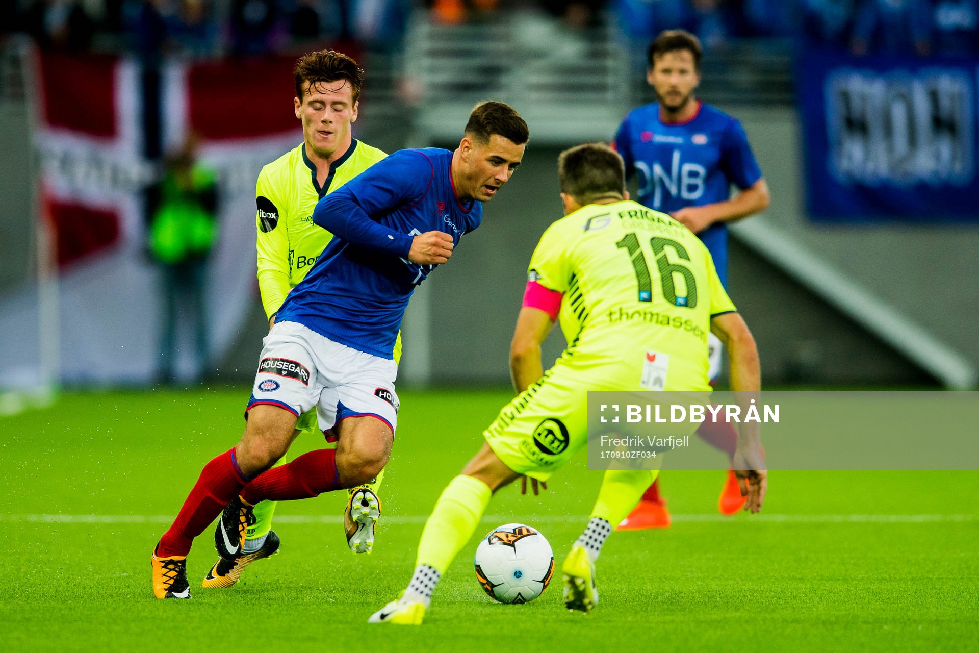 Aron Leonard Dønnum of Vålerenga, Tobias Heintz and