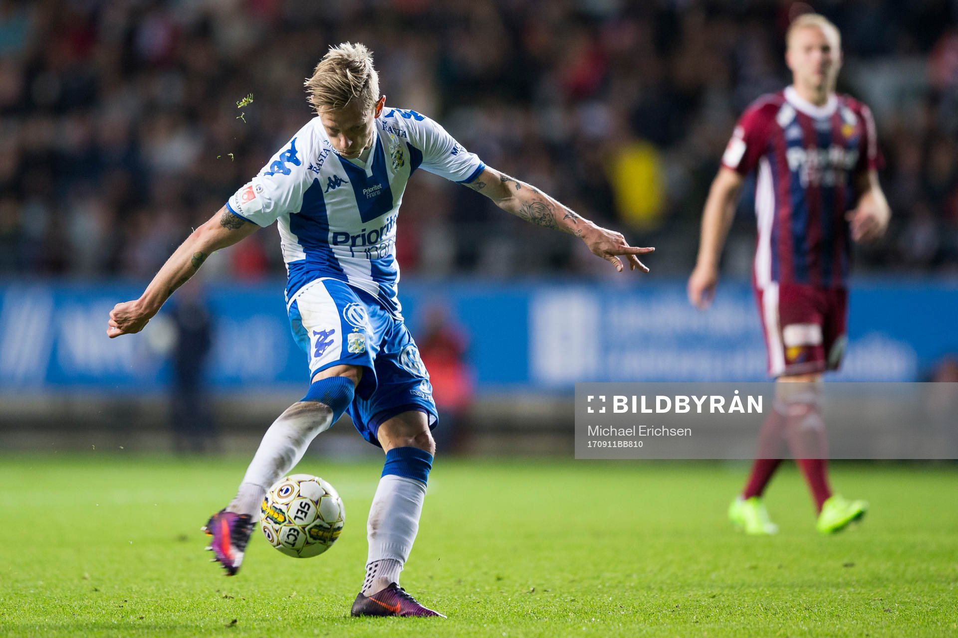 IFK Göteborgs Sören Rieks skjuter ett skott