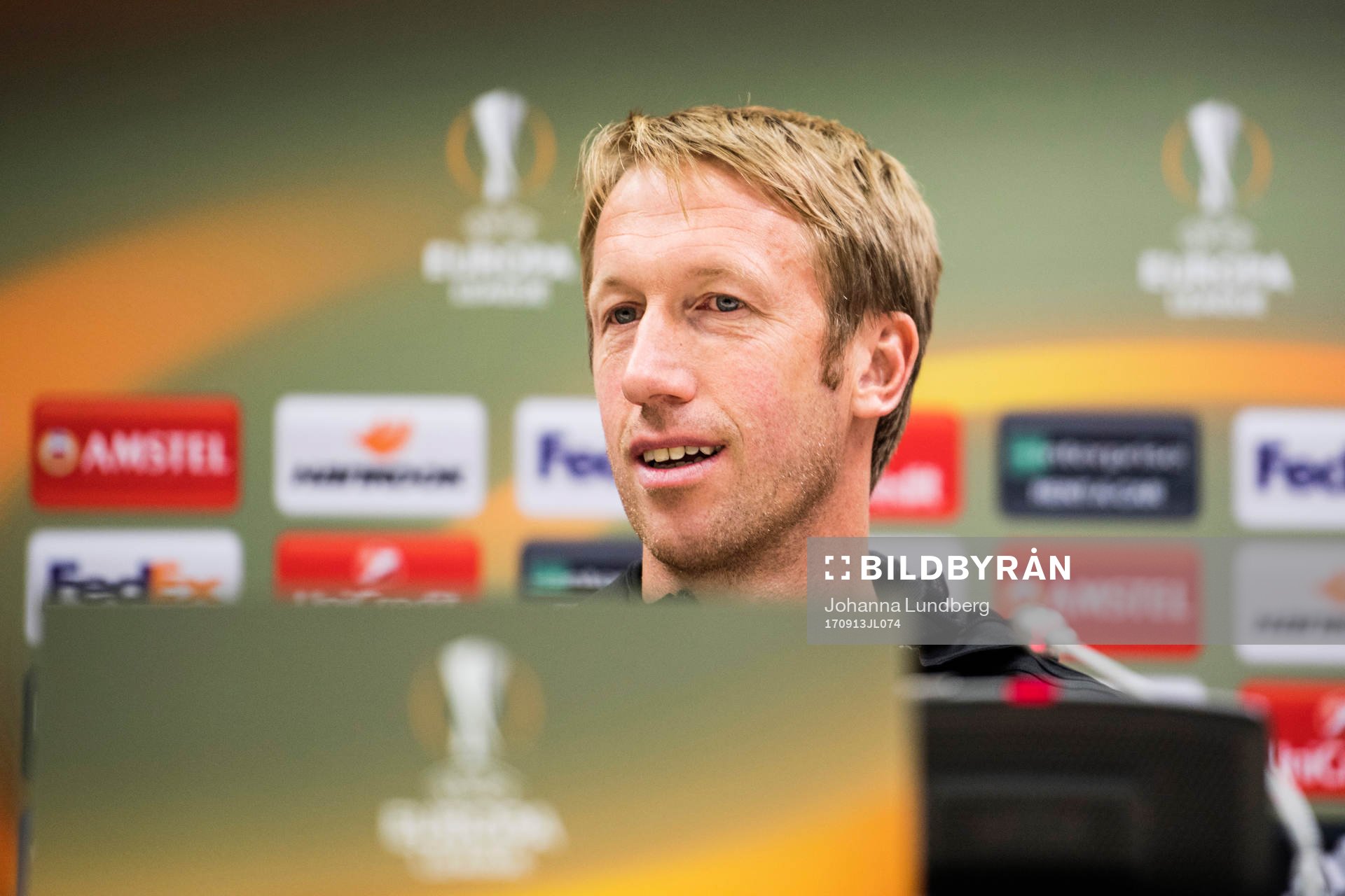 Östersunds tränare Graham Potter deltar i en