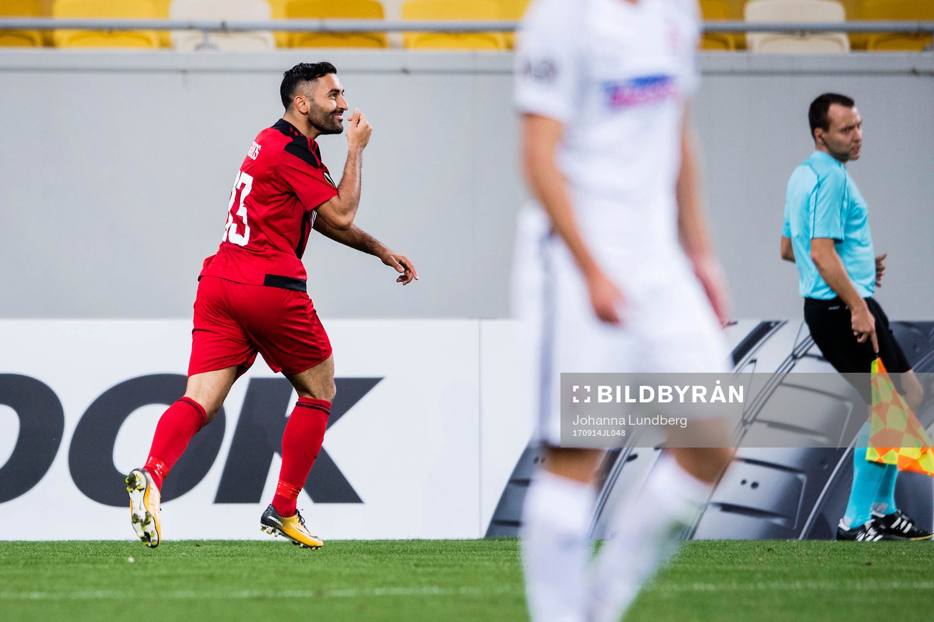 Östersunds Saman Ghoddos jublar