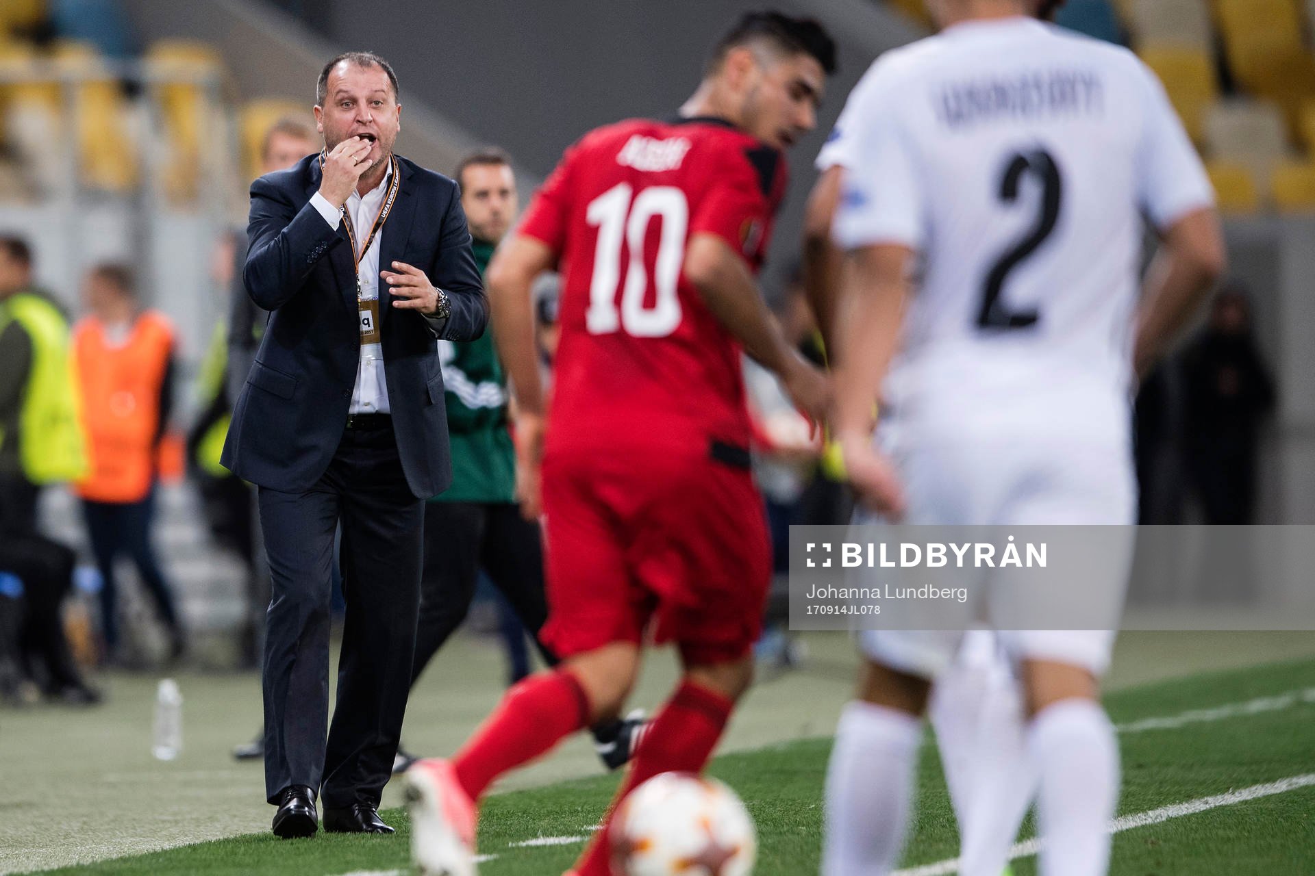 Zoryas tränare Iurii Vernydub under fotbollsmatchen i Europa League mellan Zorya och Östersund den 14 september 2017 i Lviv.