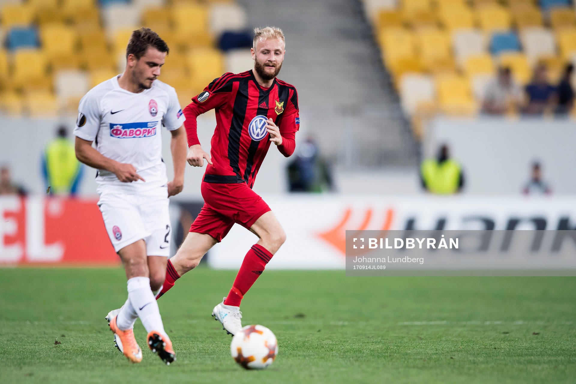 Zoryas Artem Sukhotskiy och Östersunds Curtis Edwards