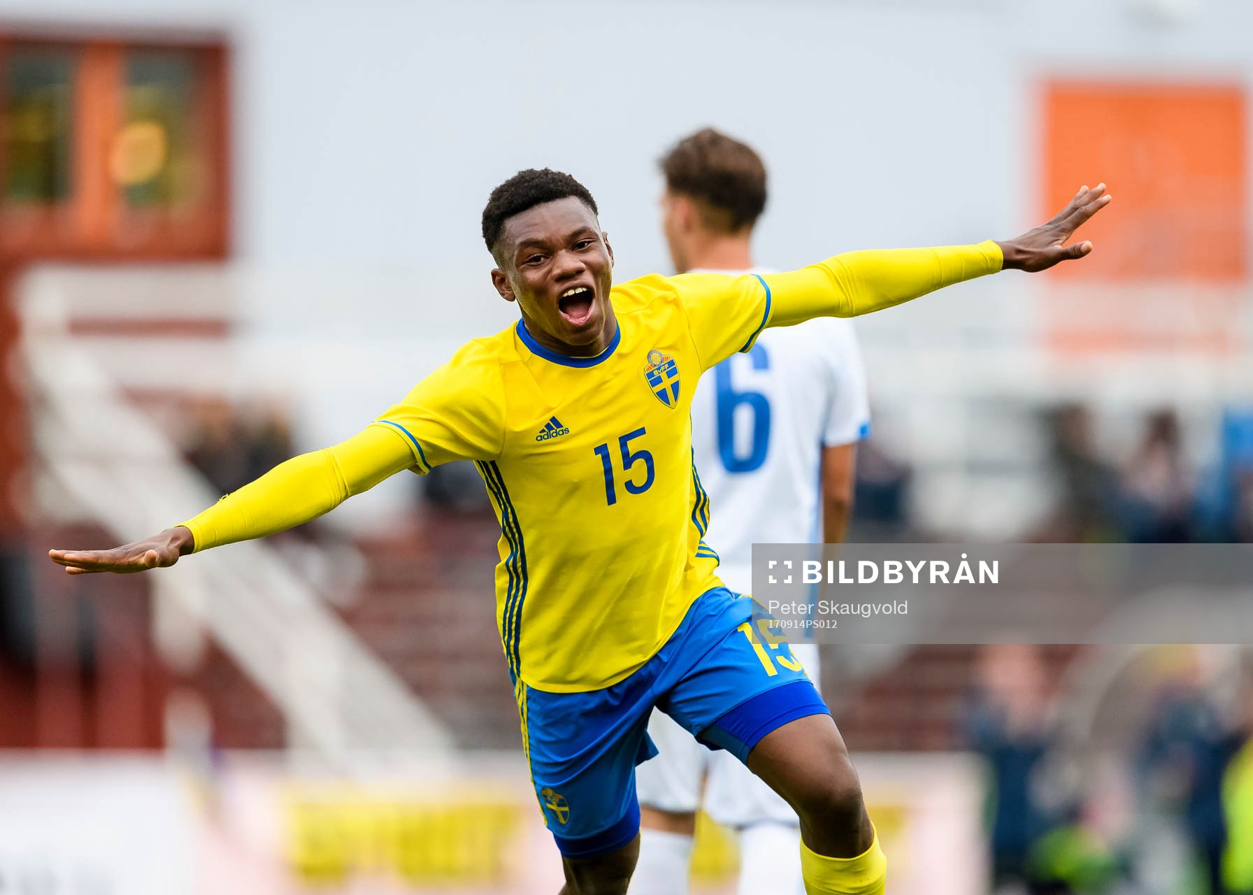 Sveriges Sylvin Mulumba Kayembe Ilolo jublar