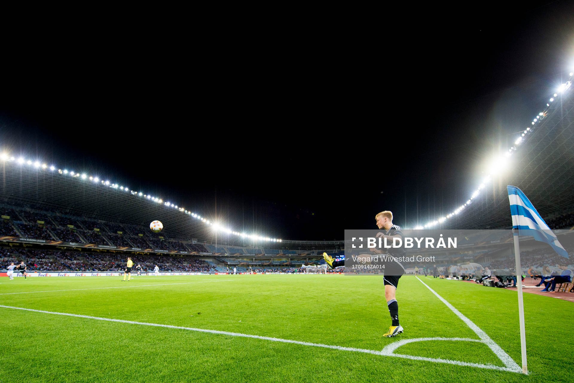 Birger Meling of Rosenborg takes a corner kick