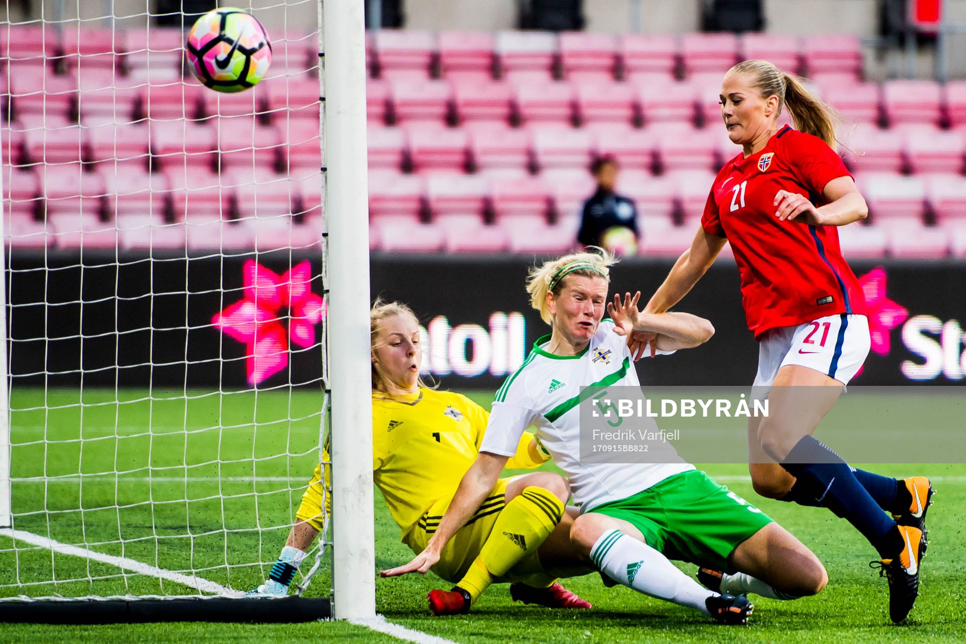 Goalkeeper Lauren Perry, Julie Nelson of Northern Ireland