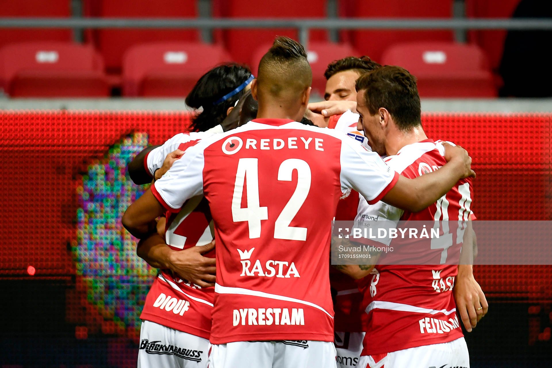 Kalmars Romário Pereira Sipião jublar med lagkamrater