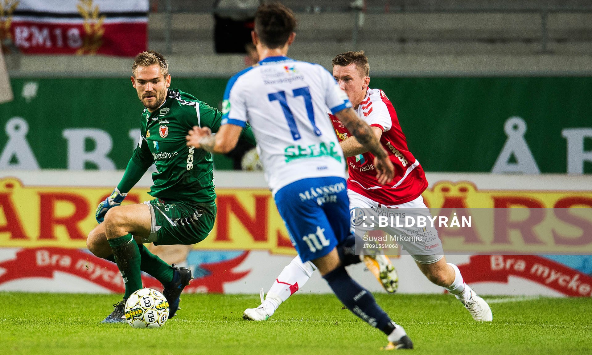 Kalmars målvakt Lucas Hägg-Johansson och Victor Agardius