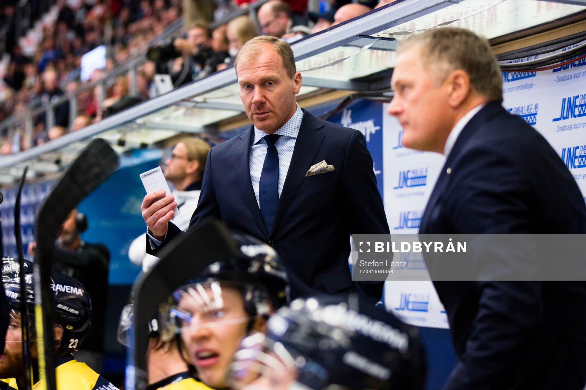 s tränare Johan Lindbom och assisterande tränare Stephan
