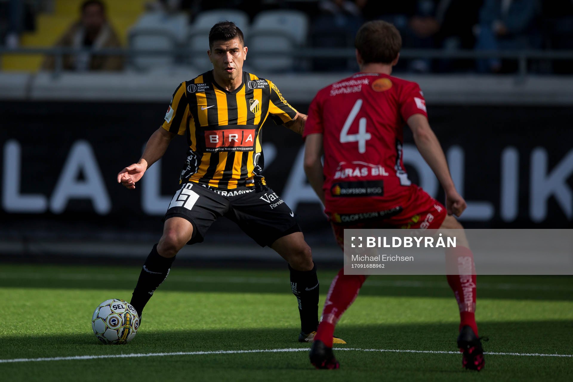 Häckens Paulinho mot Elfsborgs Anders Randrup