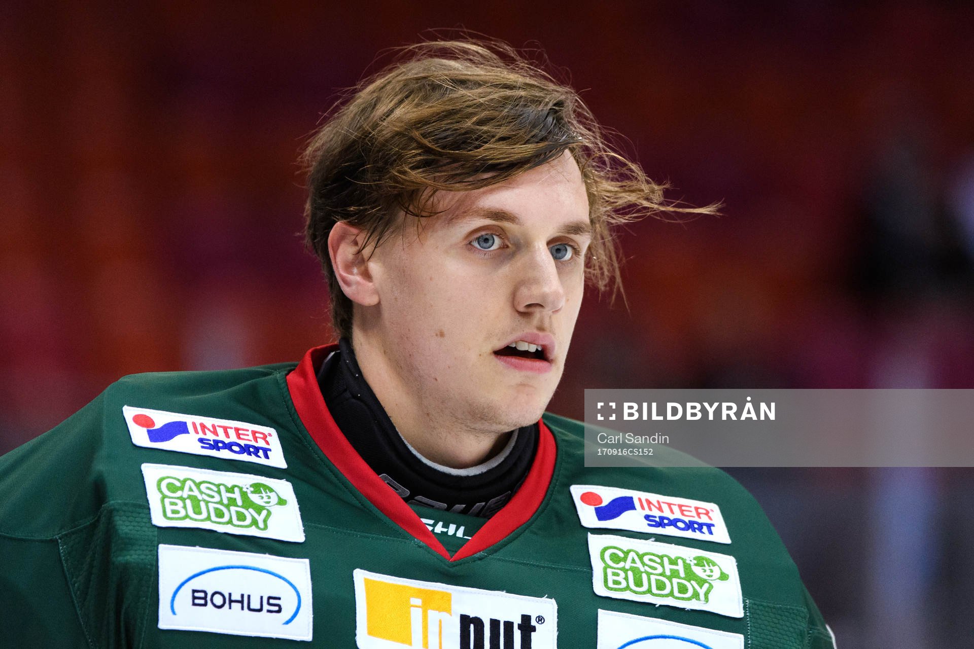 Frölundas målvakt Johan Mattsson innan ishockeymatchen i