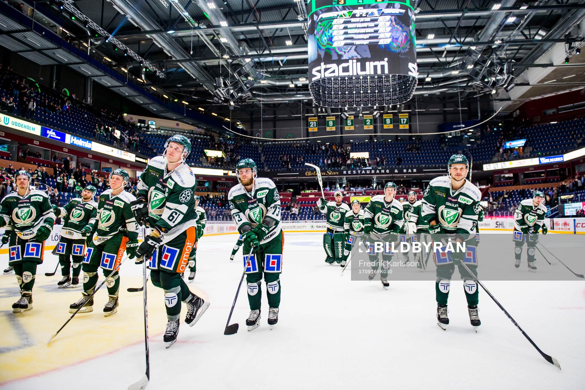 Färjestads spelare tackar publiken