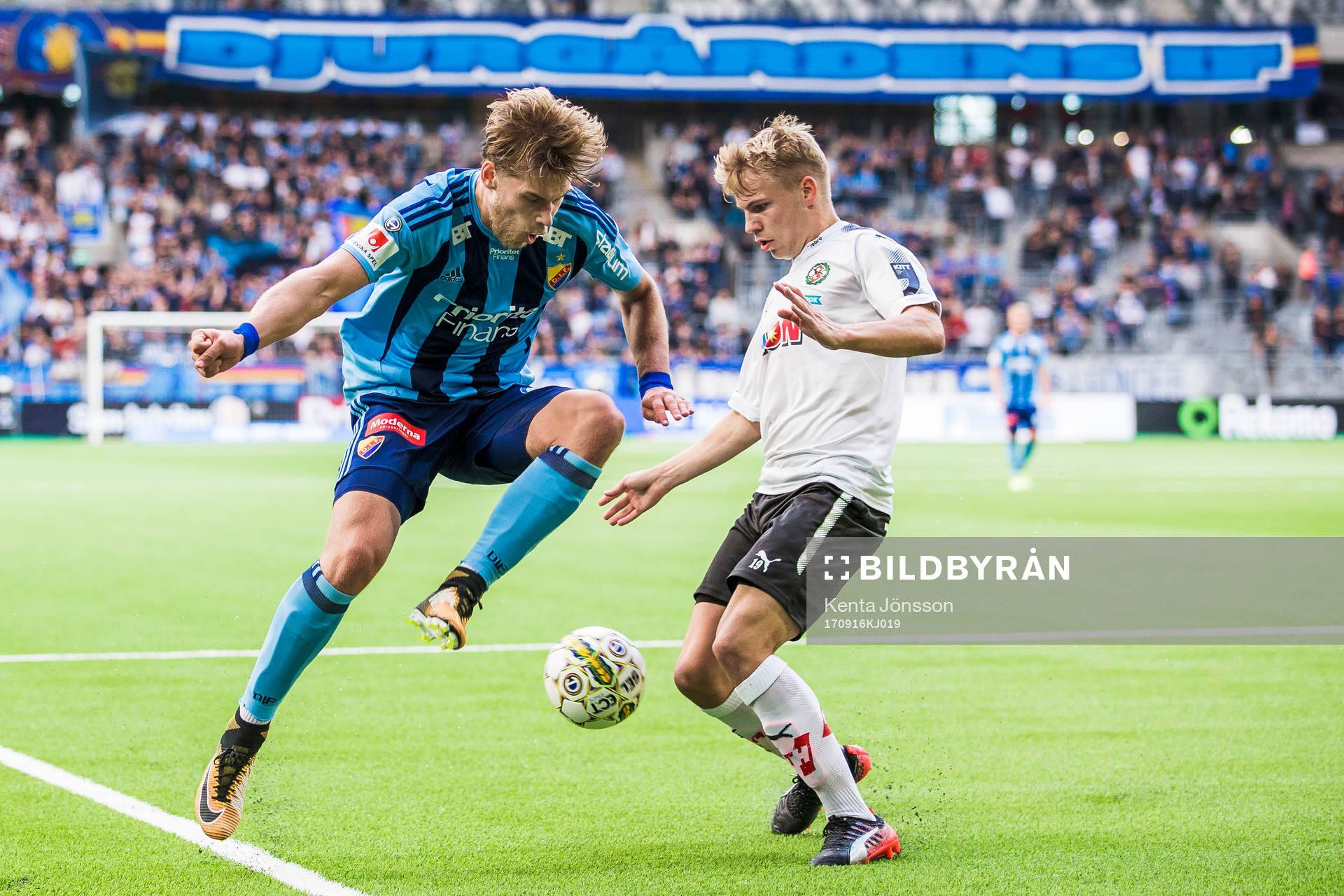 Djurgårdens Felix Beijmo och Örebros Sebastian Ring