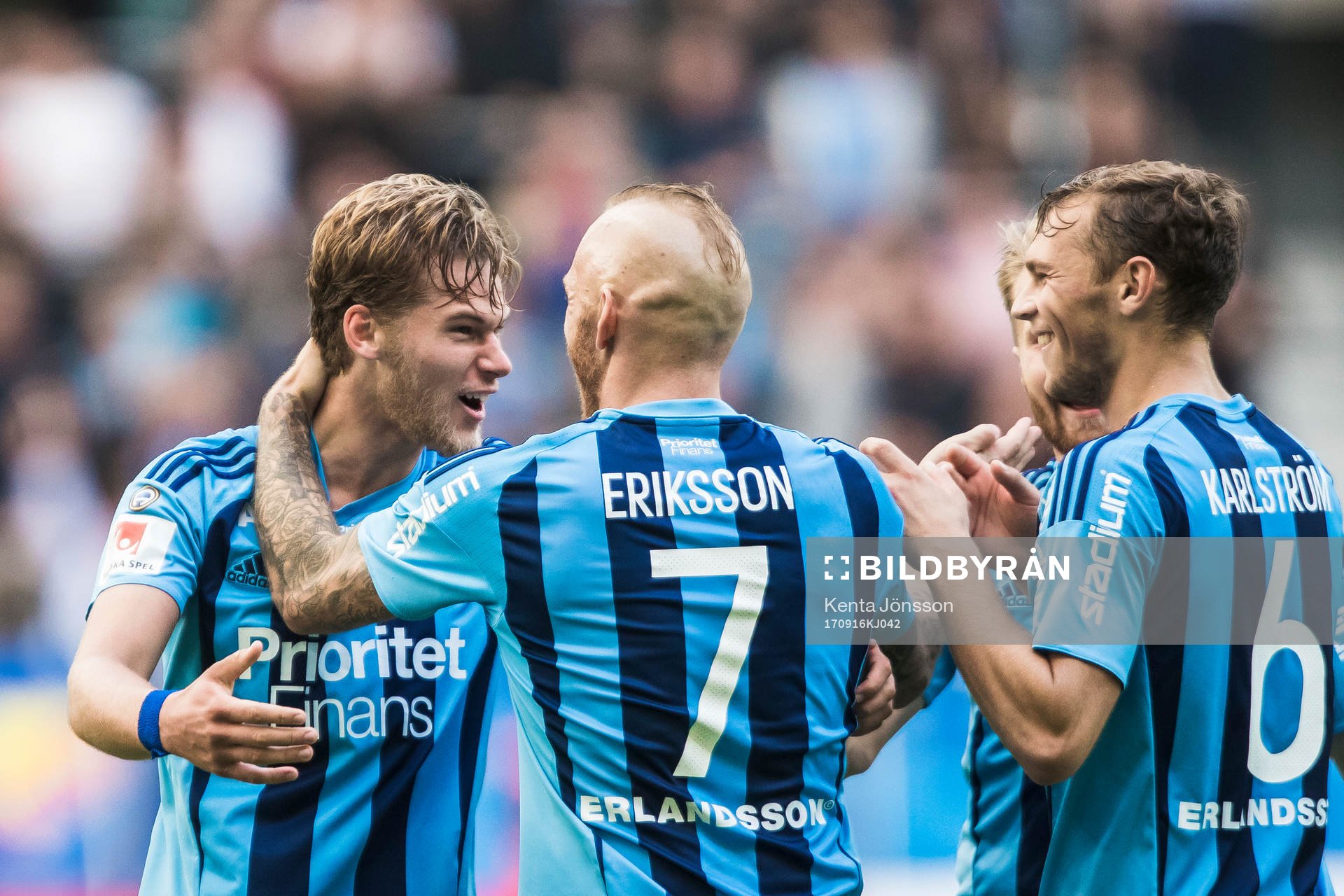 Djurgårdens Felix Beijmo (v) jublar med Magnus Eriksson