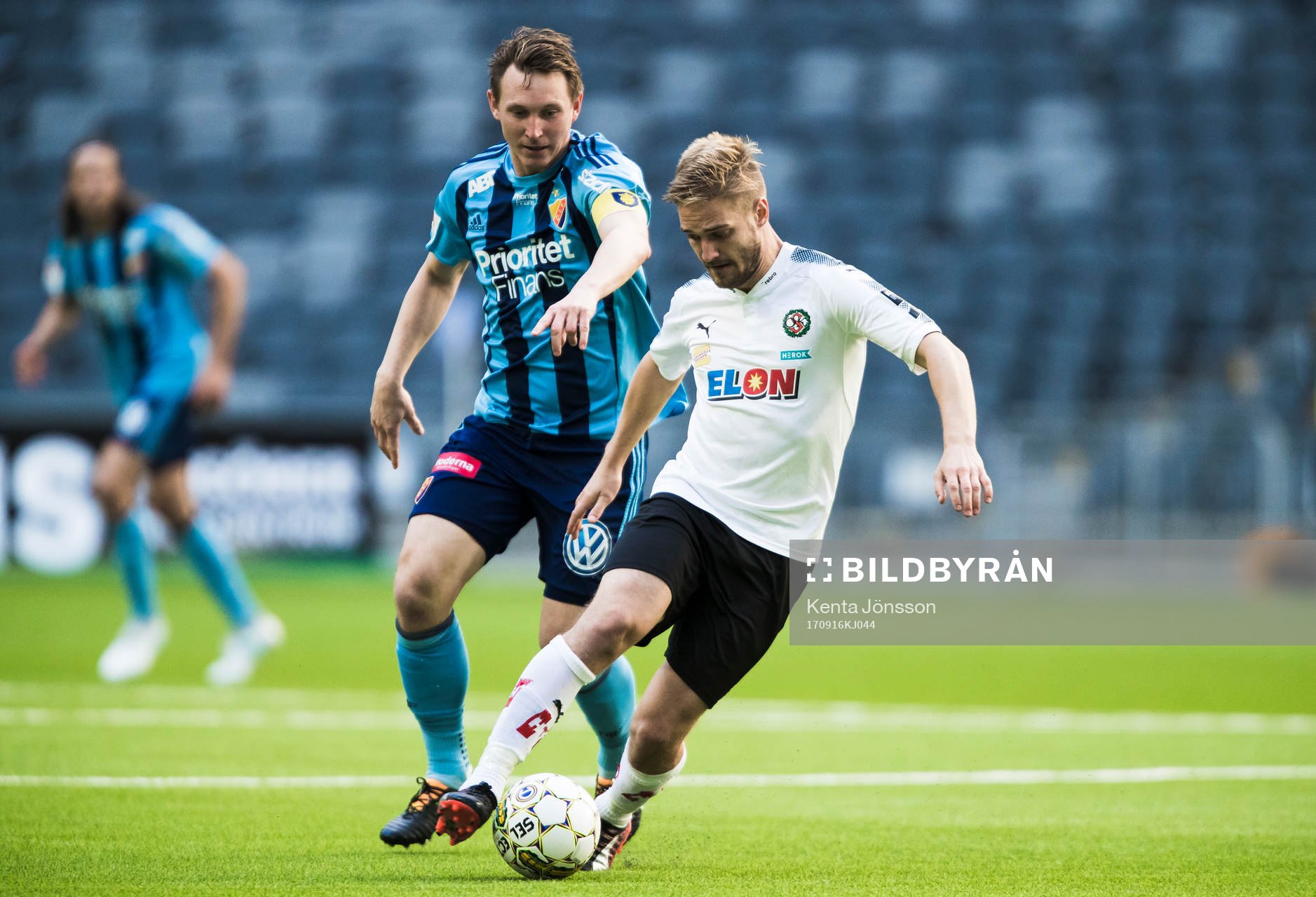 Djurgårdens Kim Källström och Örebros Johan Mårtensson