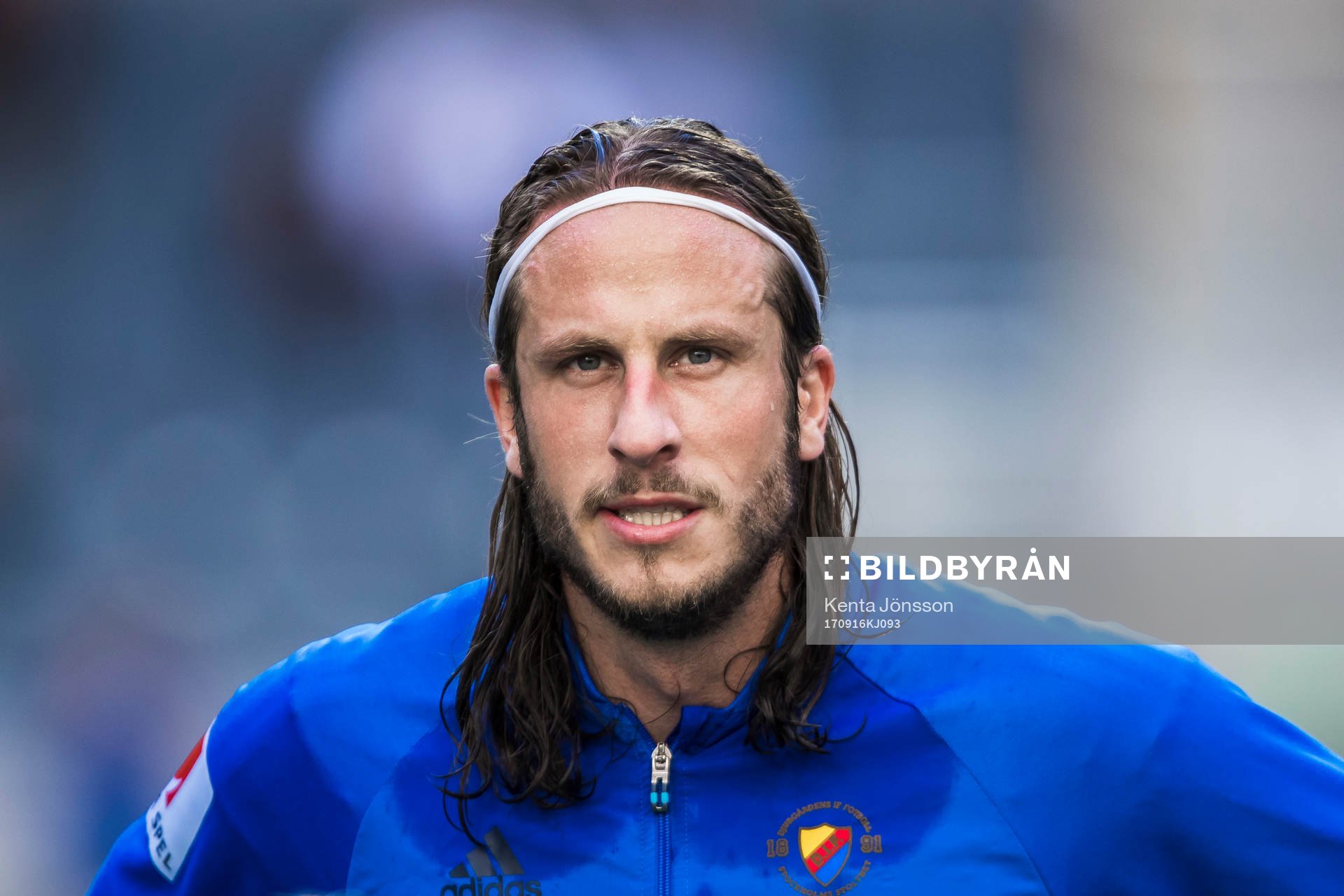 Djurgårdens Jonas Olsson innan fotbollsmatchen i