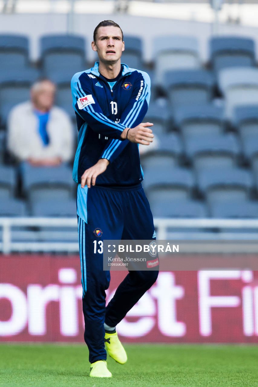 Djurgårdens Julian Kristoffersen innan fotbollsmatchen i