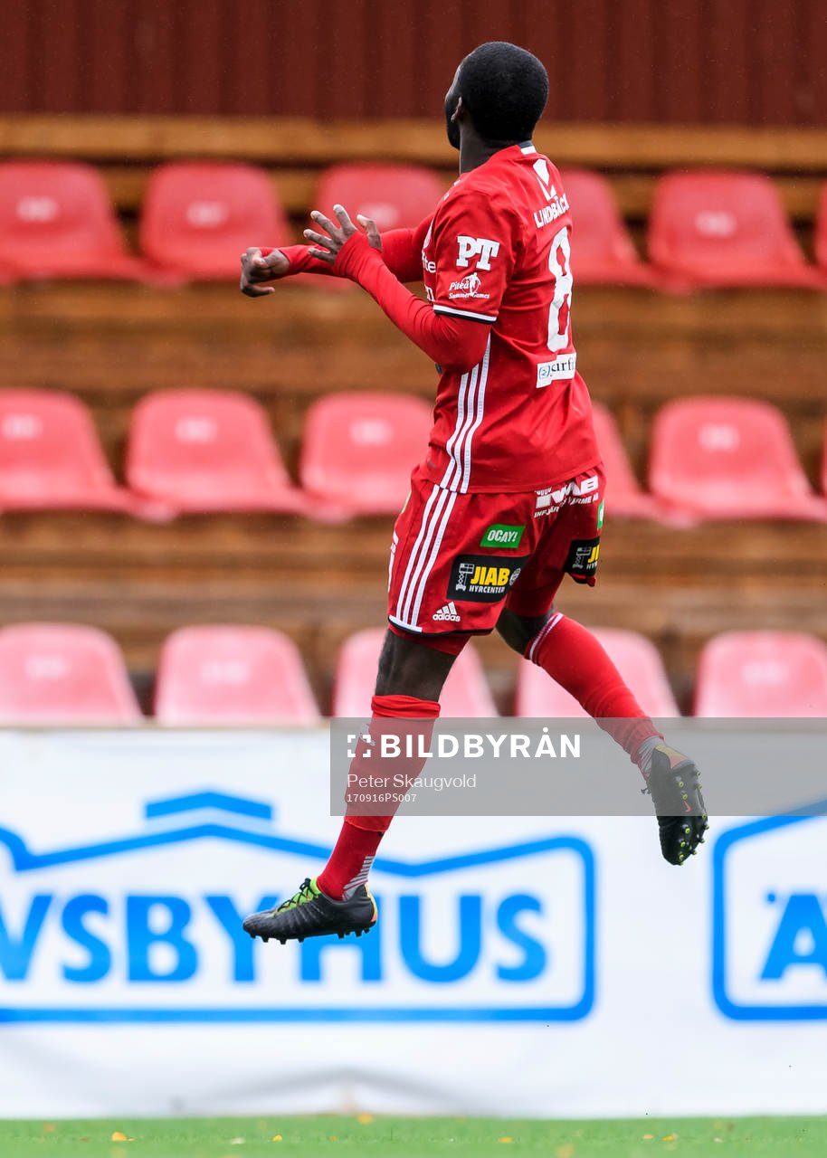 Piteås Samuel Naiwo jublar