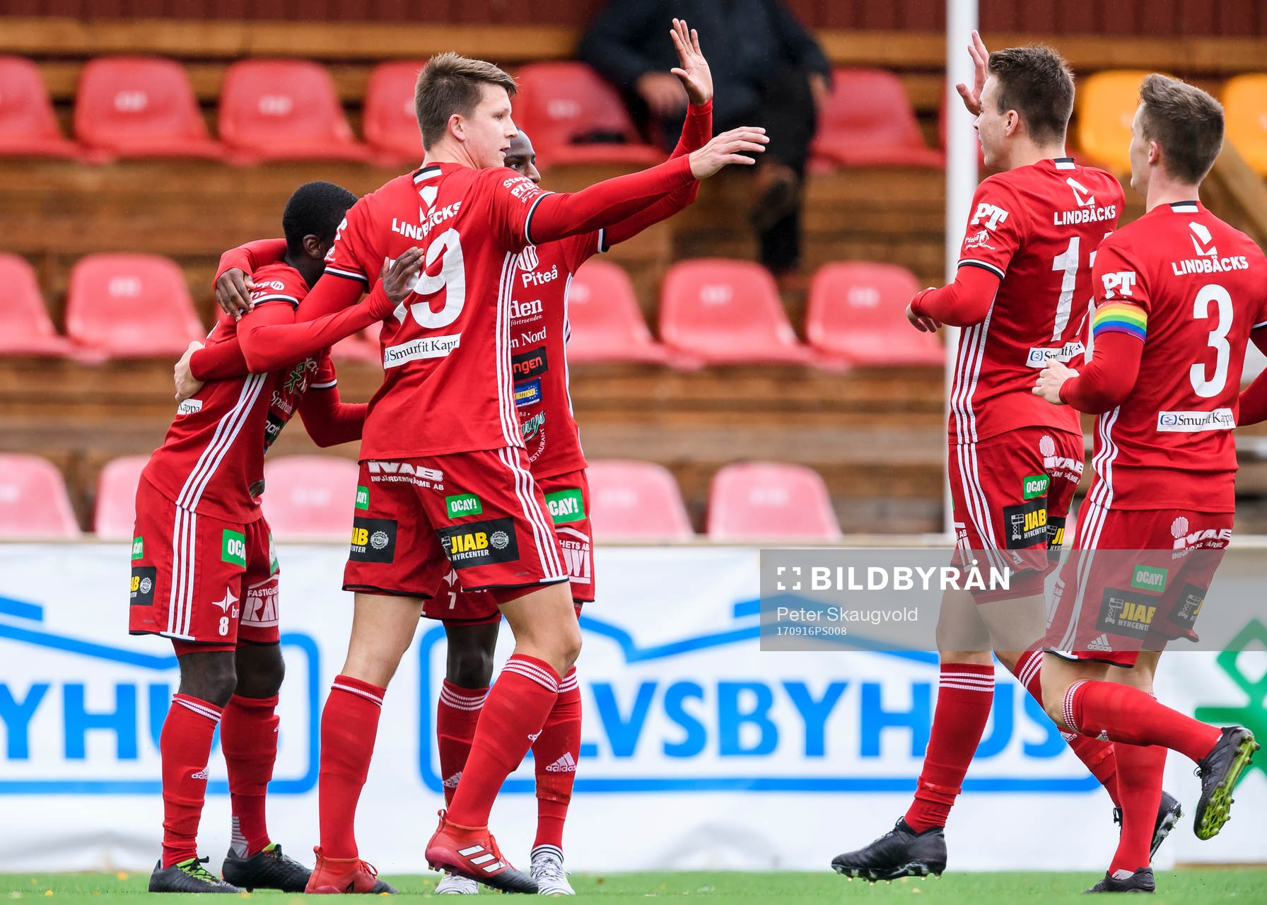 Piteås Samuel Naiwo jublar
