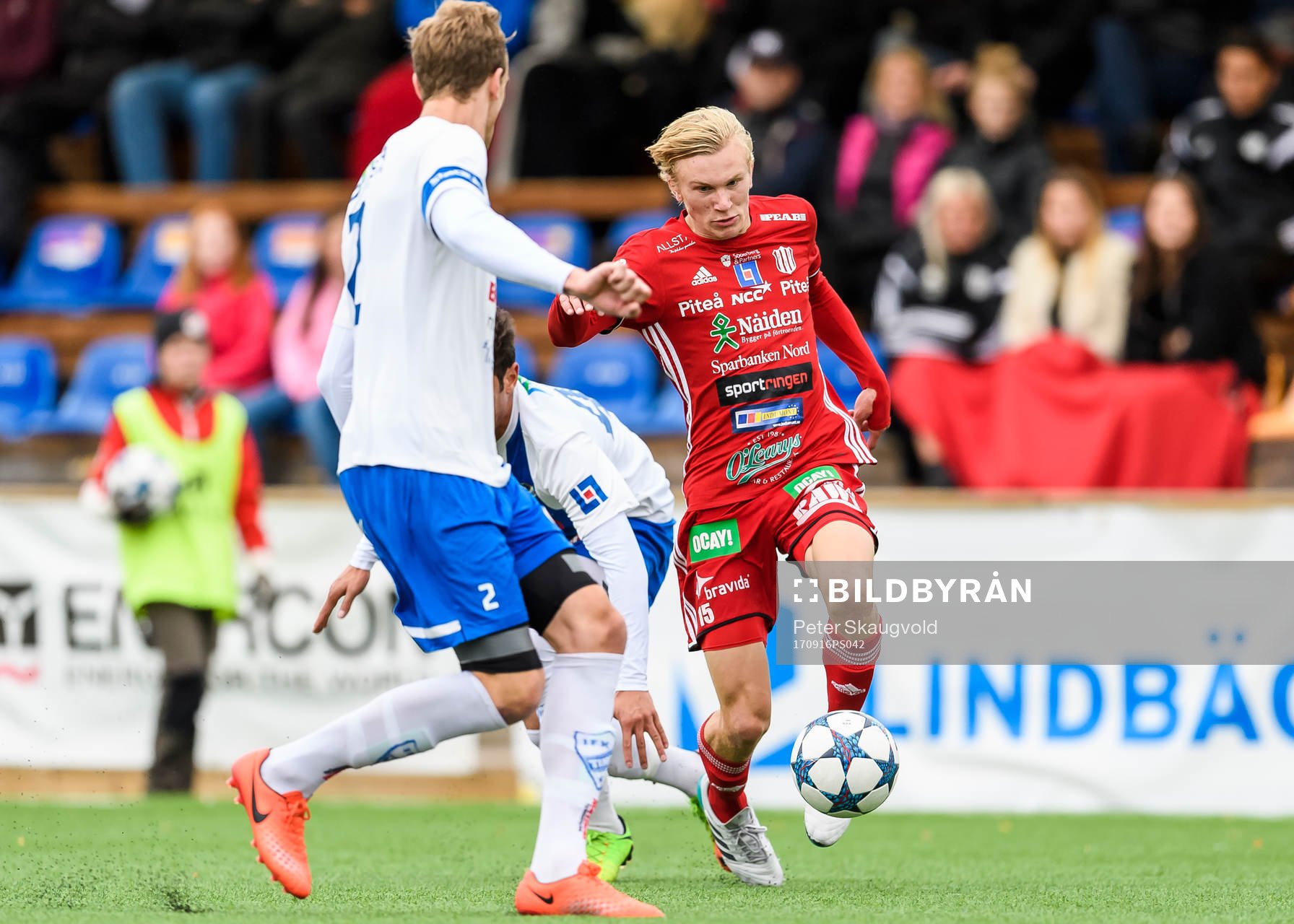 Piteås Johannes Lidström med bollen