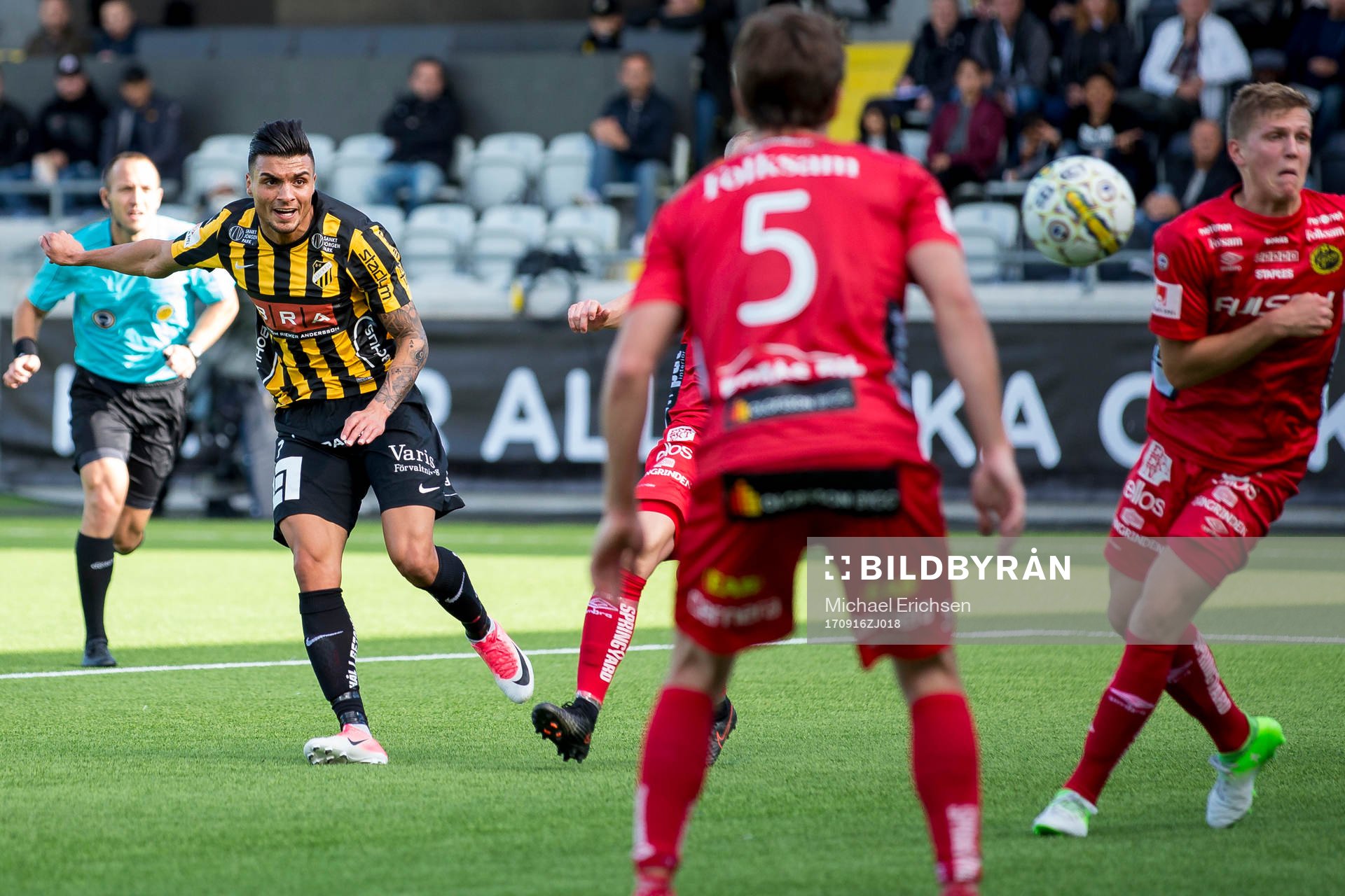 Häckens Ahmed Yasin skjuter 1-0