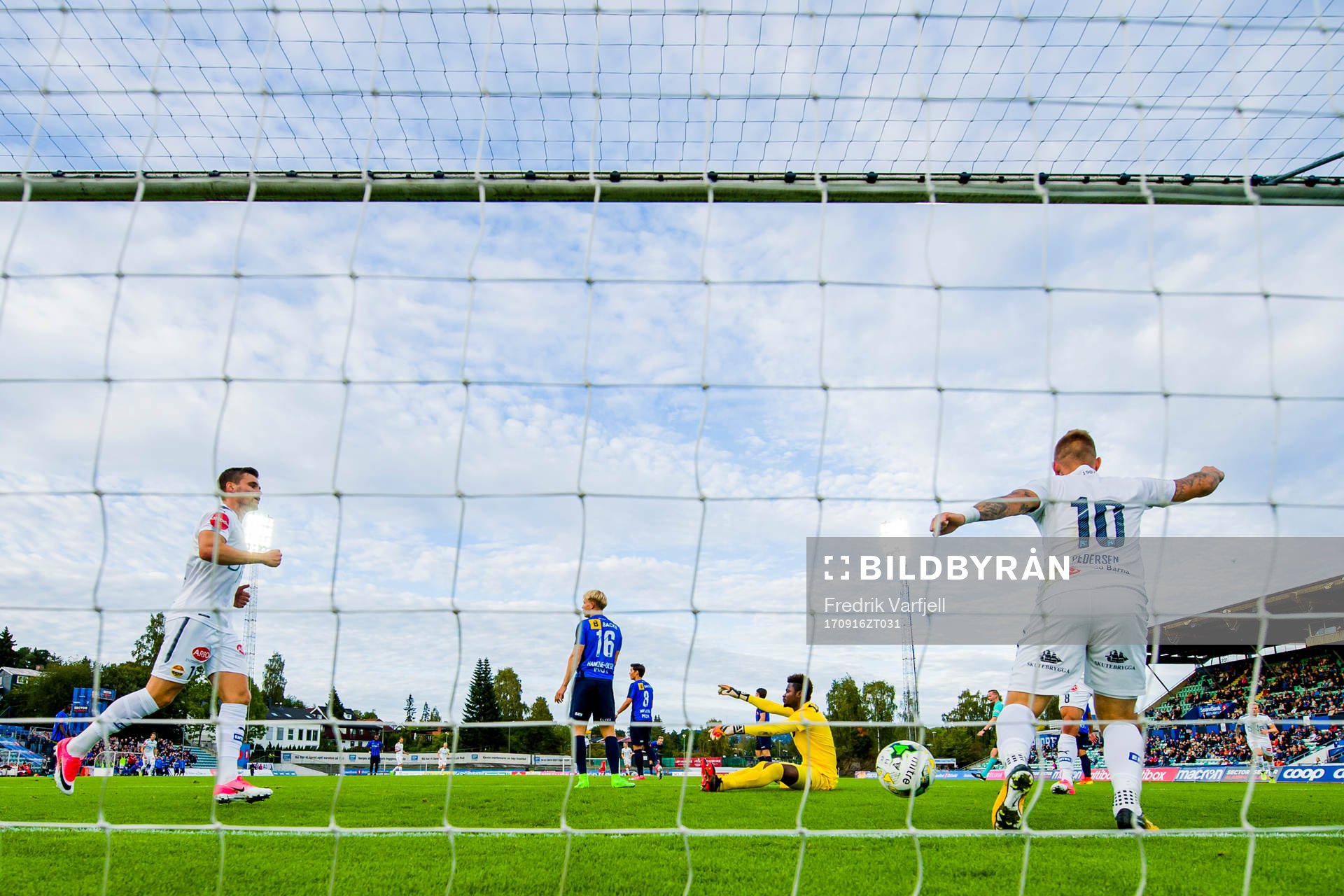 Marcus Pedersen of Strømsgodset celebrates
