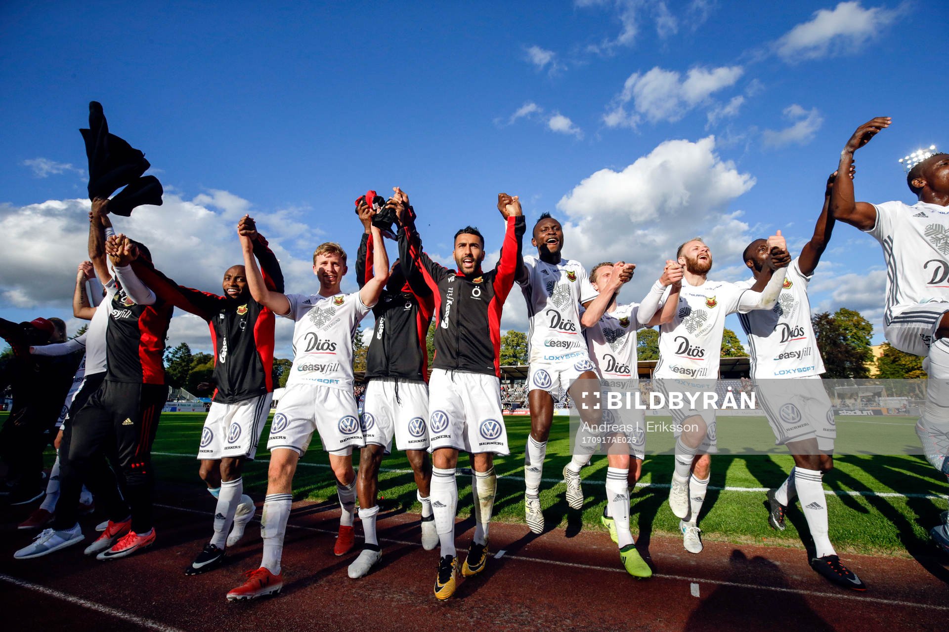 Östersunds spelare jublar