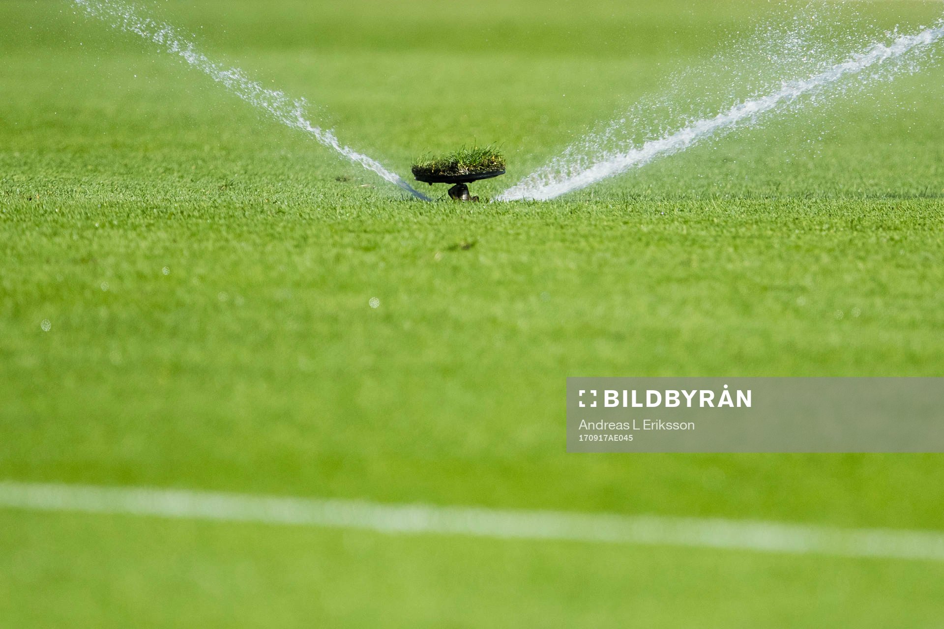 En vattenspridare innan fotbollsmatchen i Allsvenskan