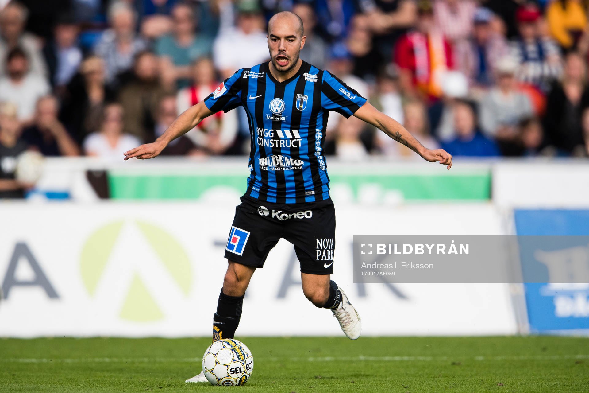 Sirius Karl Larson med bollen