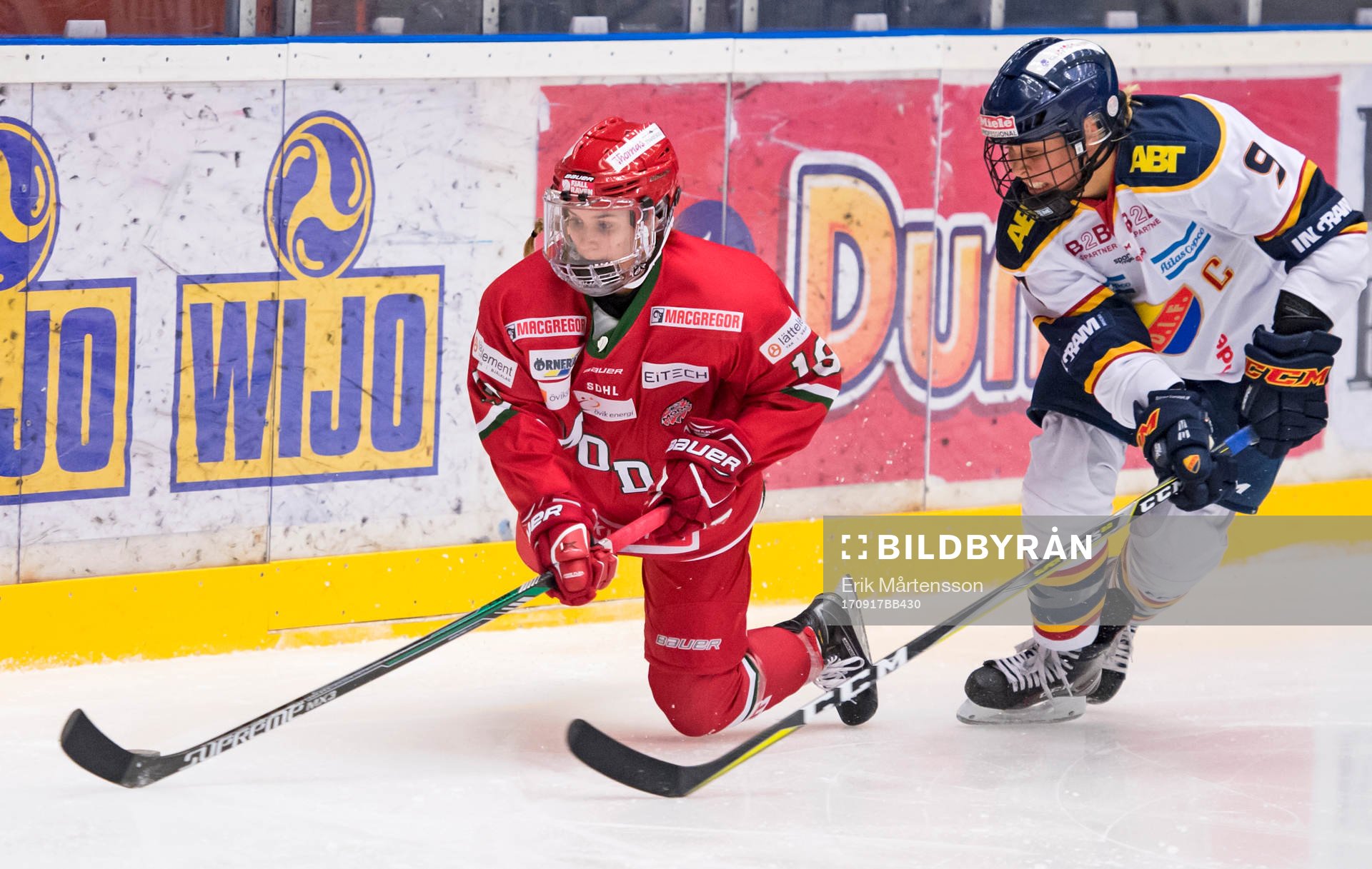 Alice Östensson jagas av Molly Engström