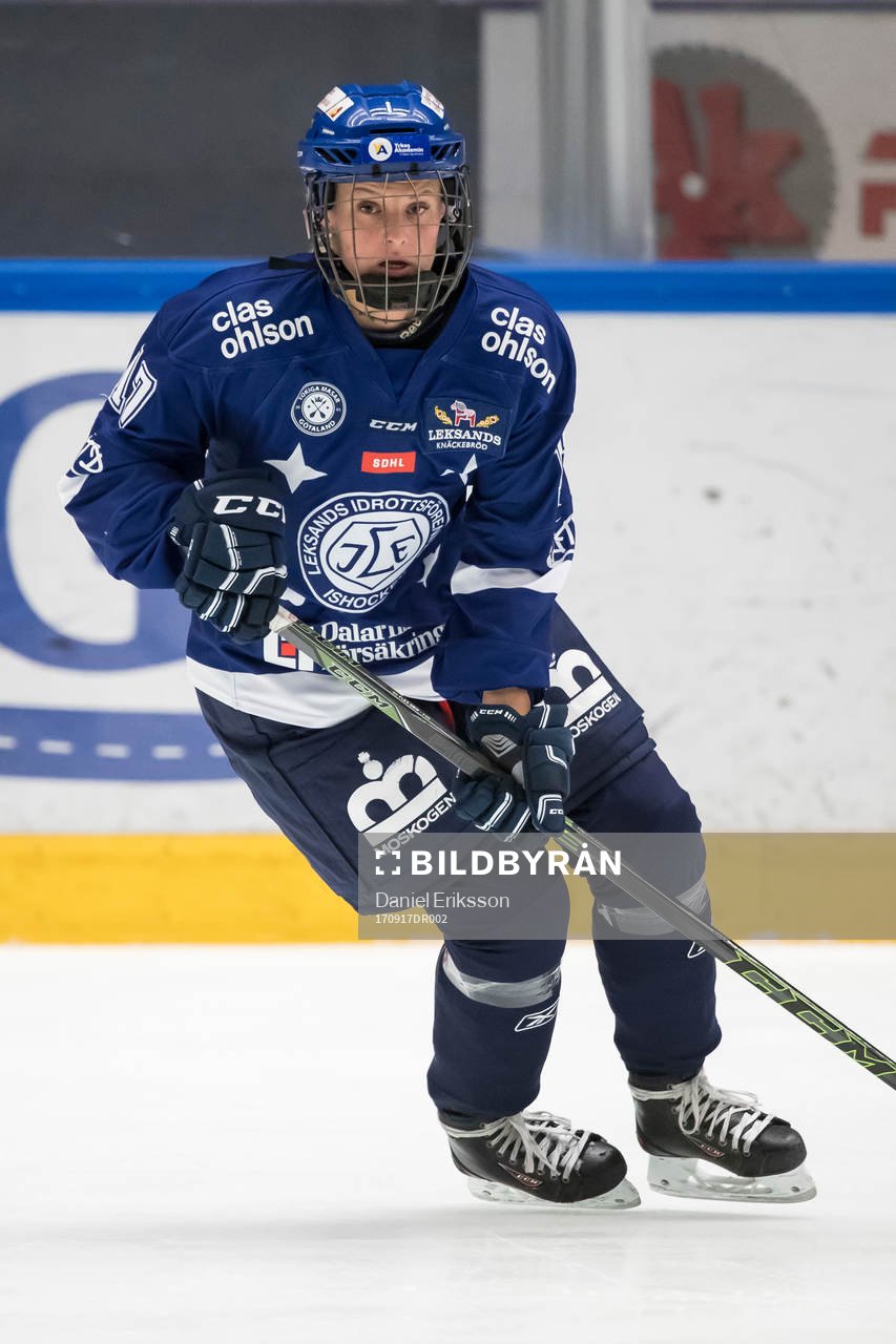 Leksands Hanna Lindqvist  i ishockeymatchen i SDHL mellan
