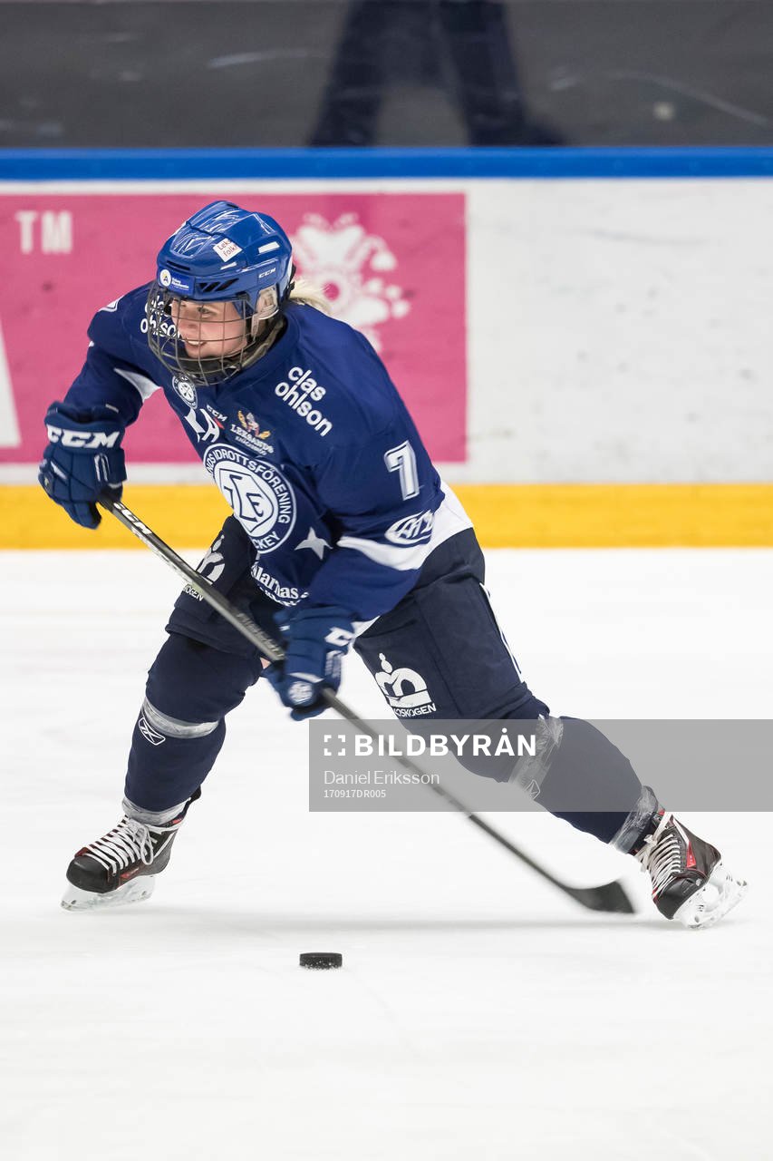 Leksands Emma Lind  i ishockeymatchen i SDHL mellan Leksand