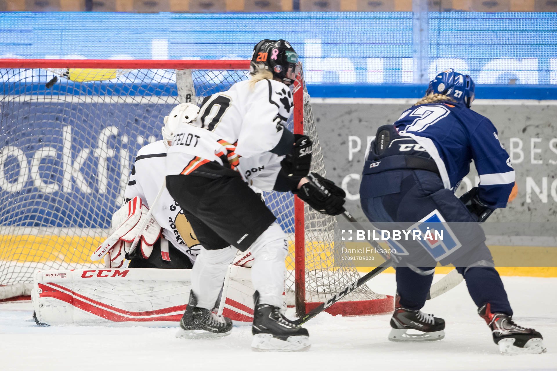Leksands Ida Nikula gör 4-1 bakom Göteborgs målvakt