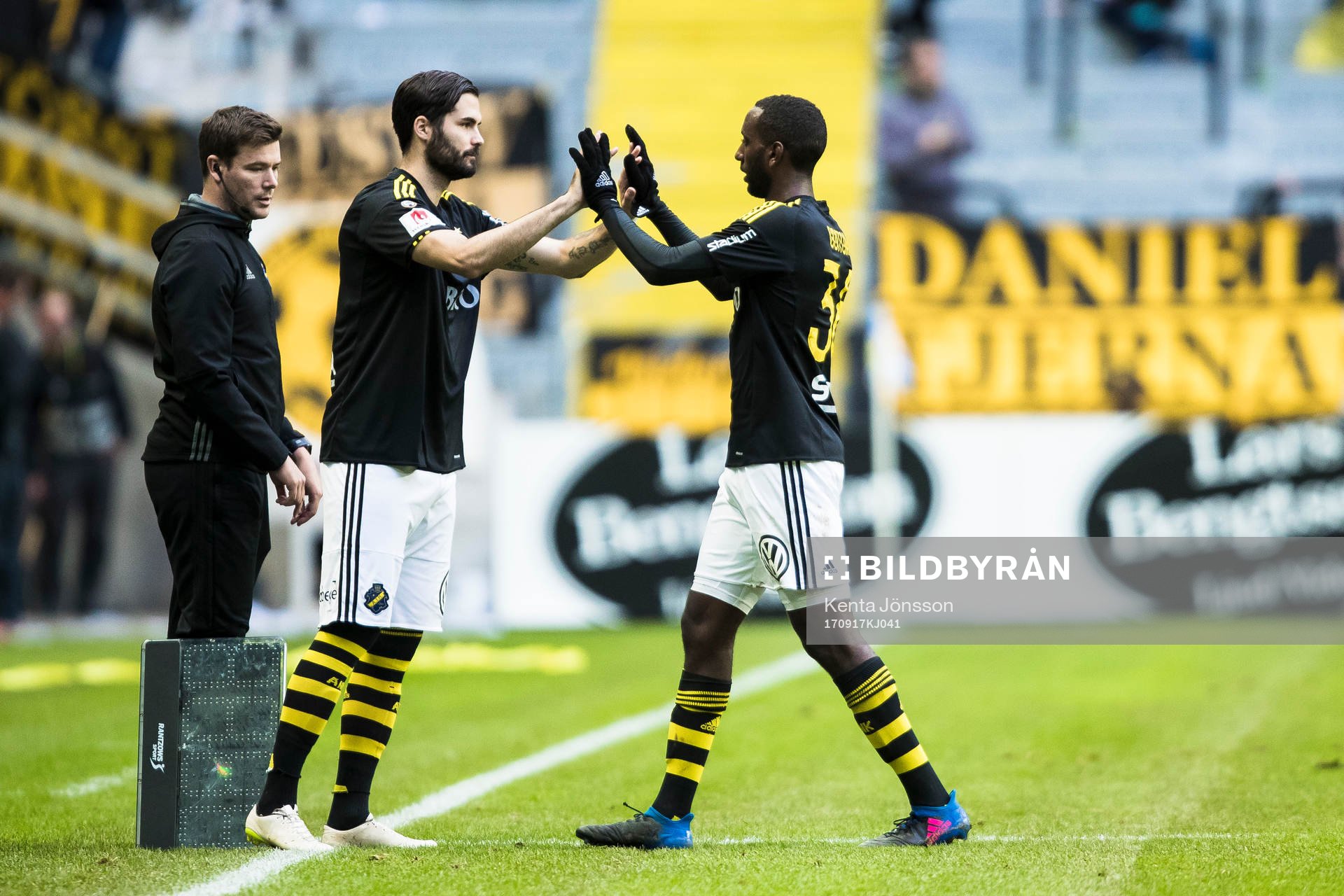 s Henok Goitom byts ut mot Denni Avdic