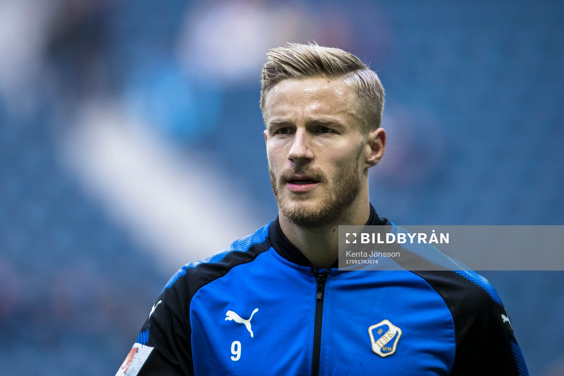 Halmstads Alexander Ruud Tveter innan fotbollsmatchen i