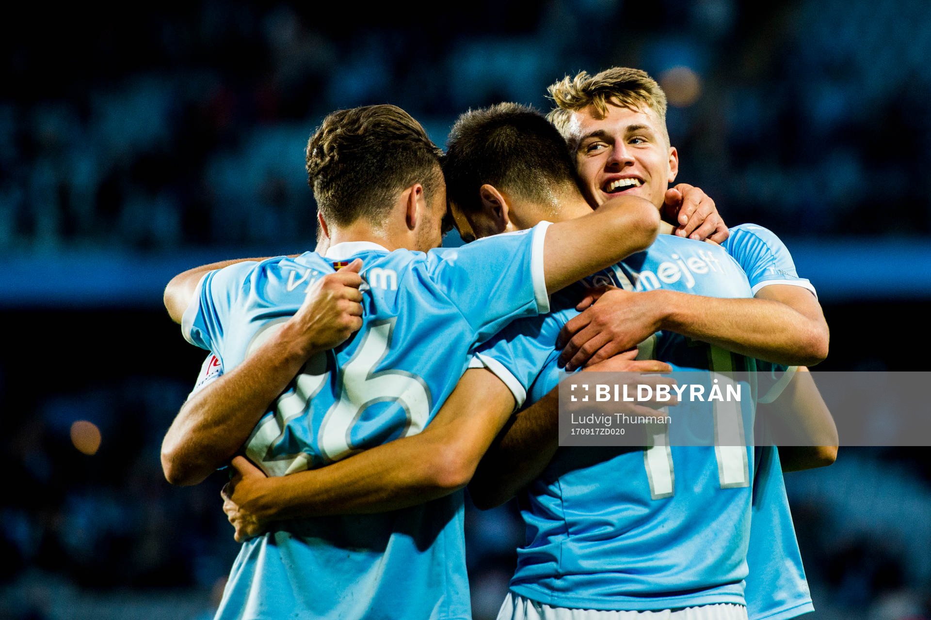 Malmö FFs Andreas Vindheim och Mattias Svanberg kramar om Alexander Jeremejeff som gjort 4-0 under fotbollsmatchen i Allsvenskan mellan Malmö FF och Hammarby den 17 september 2017 i Malmö.